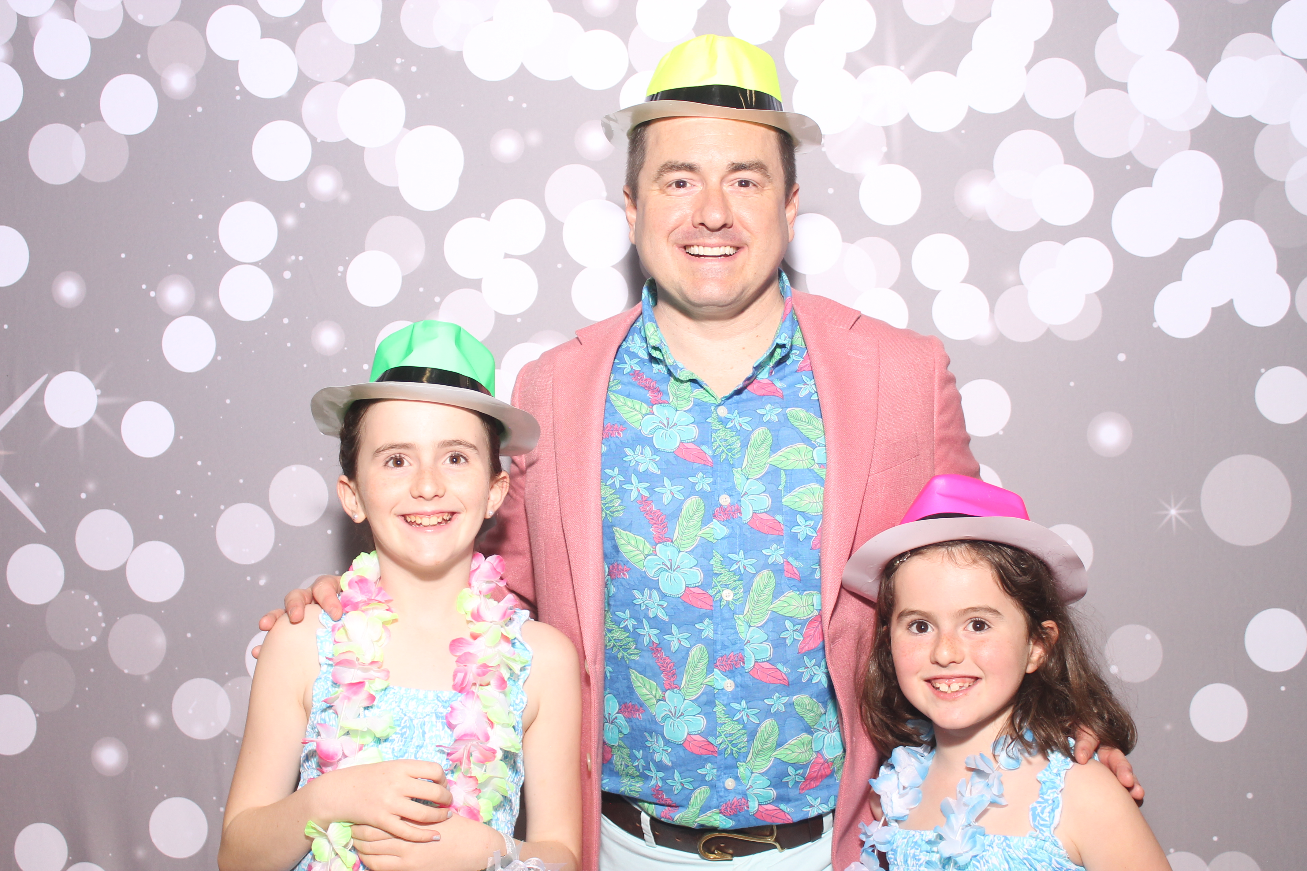 Mariemount Father Daughter Dance | View more photos from the event at gallery.photoboothcincy.com/u/PhotoBoothCincy/Mariemount-Father-Daughter-Dance-0