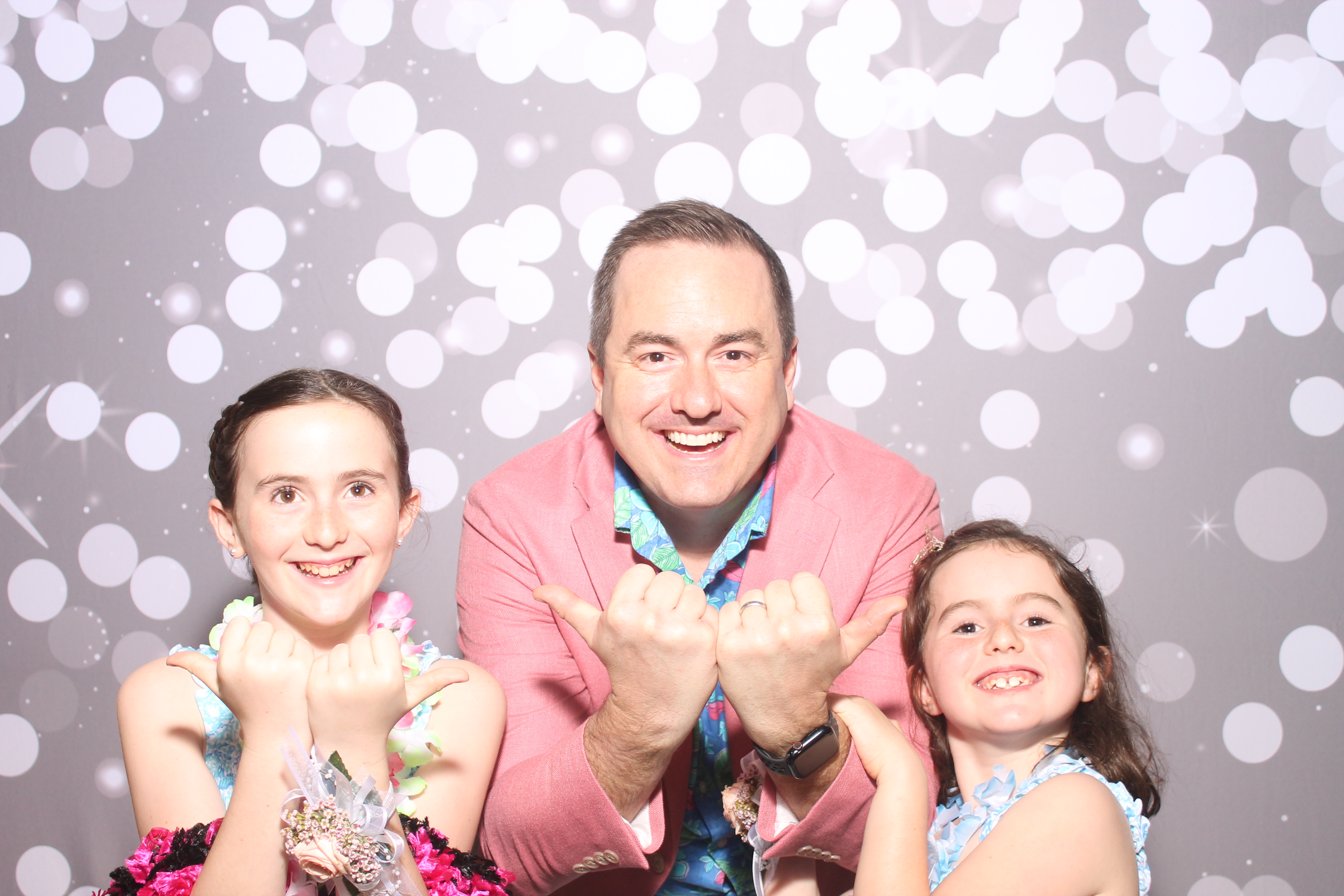 Mariemount Father Daughter Dance | View more photos from the event at gallery.photoboothcincy.com/u/PhotoBoothCincy/Mariemount-Father-Daughter-Dance-0