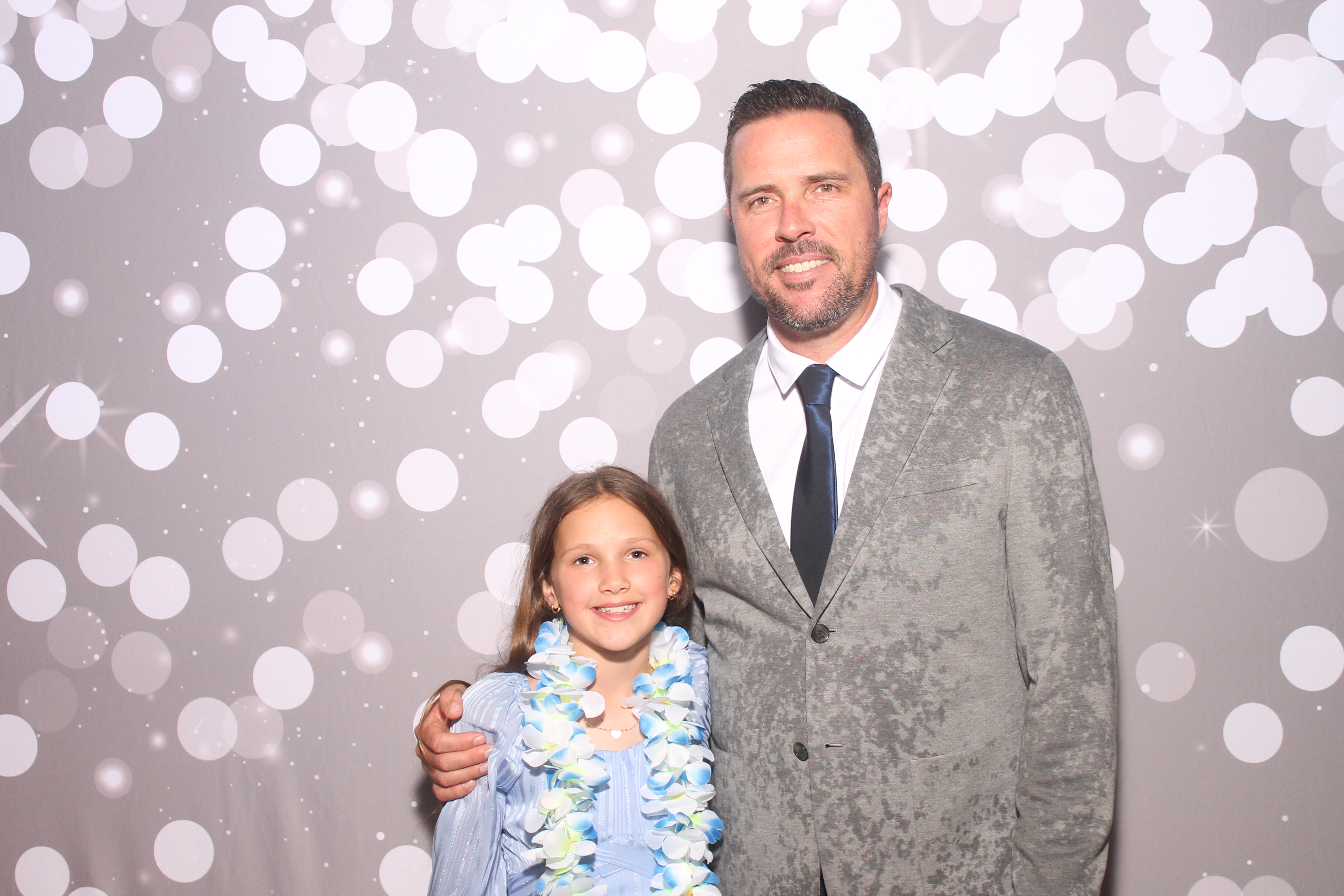 Mariemount Father Daughter Dance | View more photos from the event at gallery.photoboothcincy.com/u/PhotoBoothCincy/Mariemount-Father-Daughter-Dance-0
