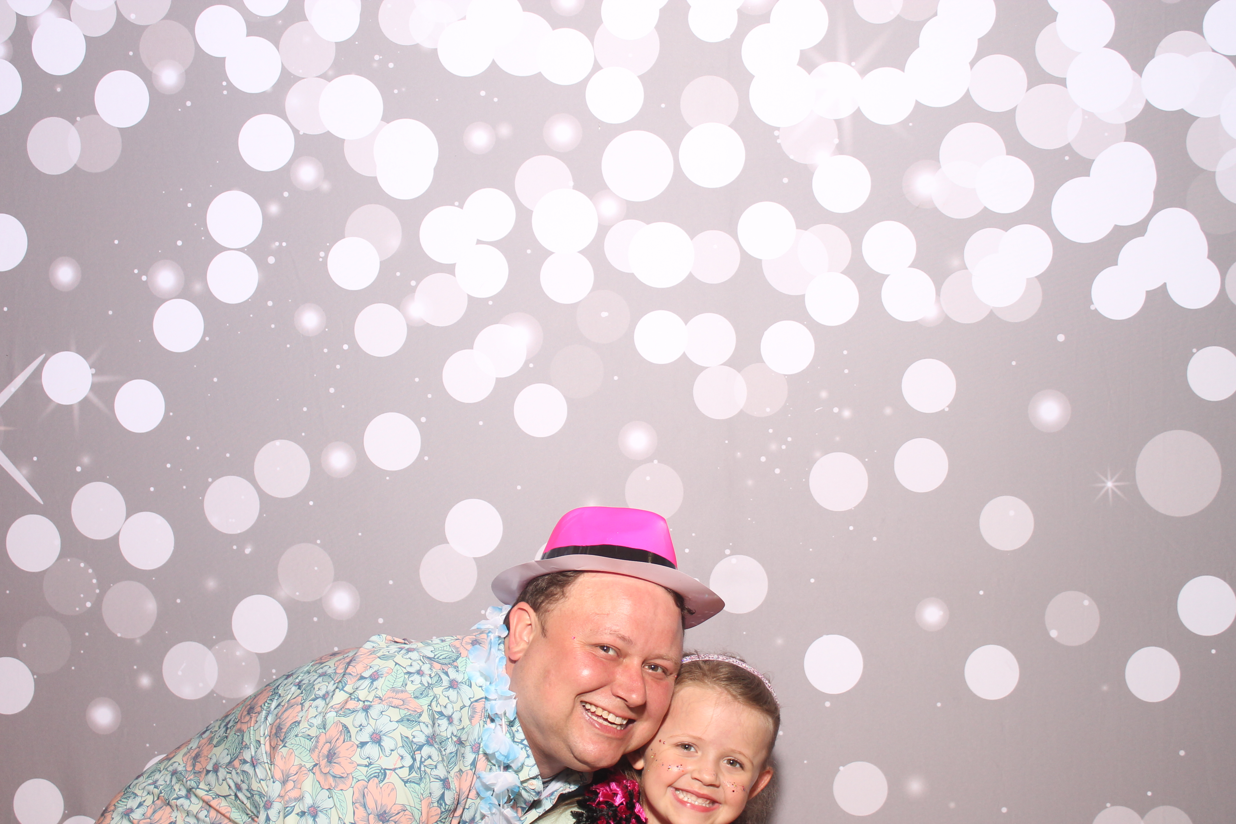 Mariemount Father Daughter Dance | View more photos from the event at gallery.photoboothcincy.com/u/PhotoBoothCincy/Mariemount-Father-Daughter-Dance-0