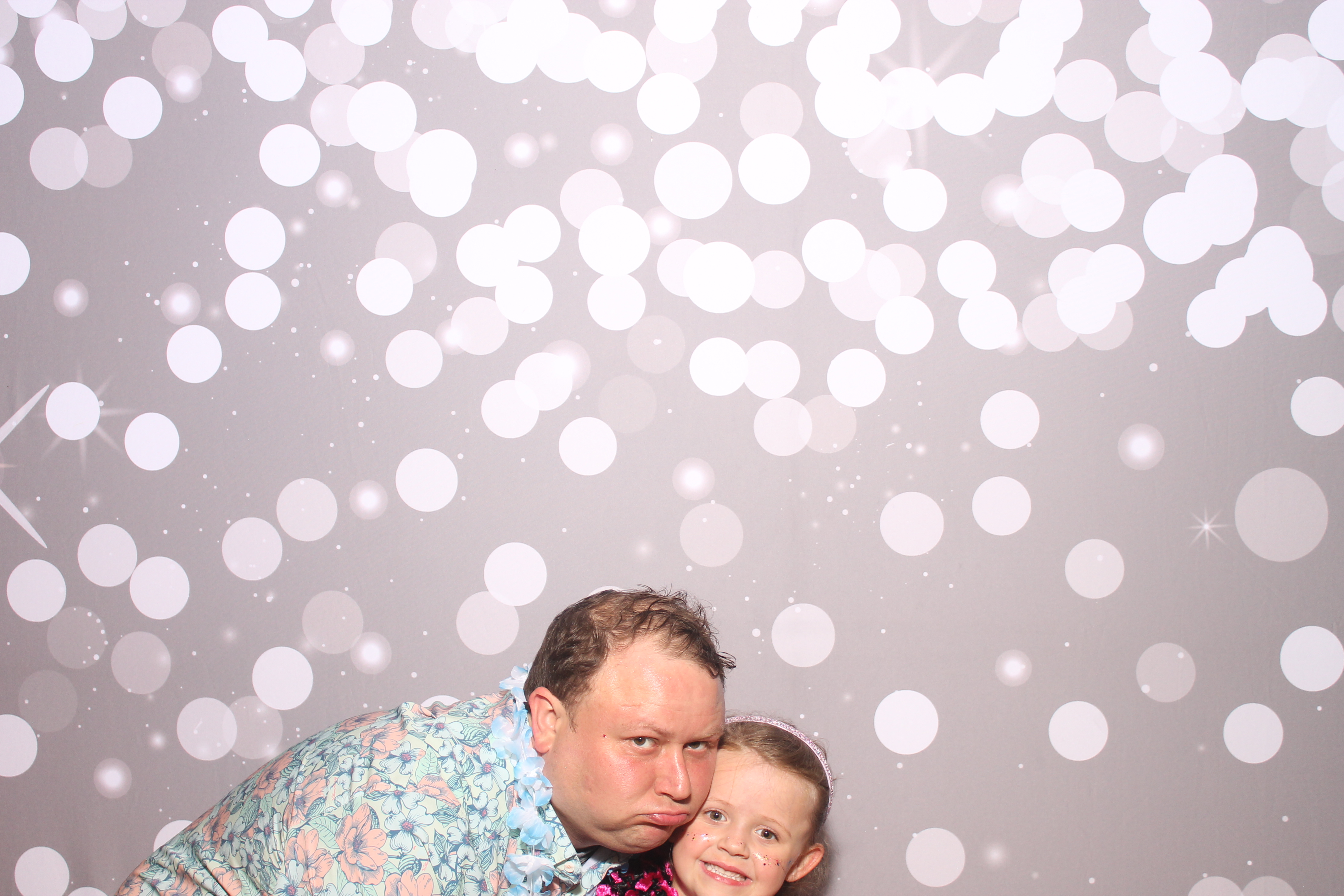 Mariemount Father Daughter Dance | View more photos from the event at gallery.photoboothcincy.com/u/PhotoBoothCincy/Mariemount-Father-Daughter-Dance-0
