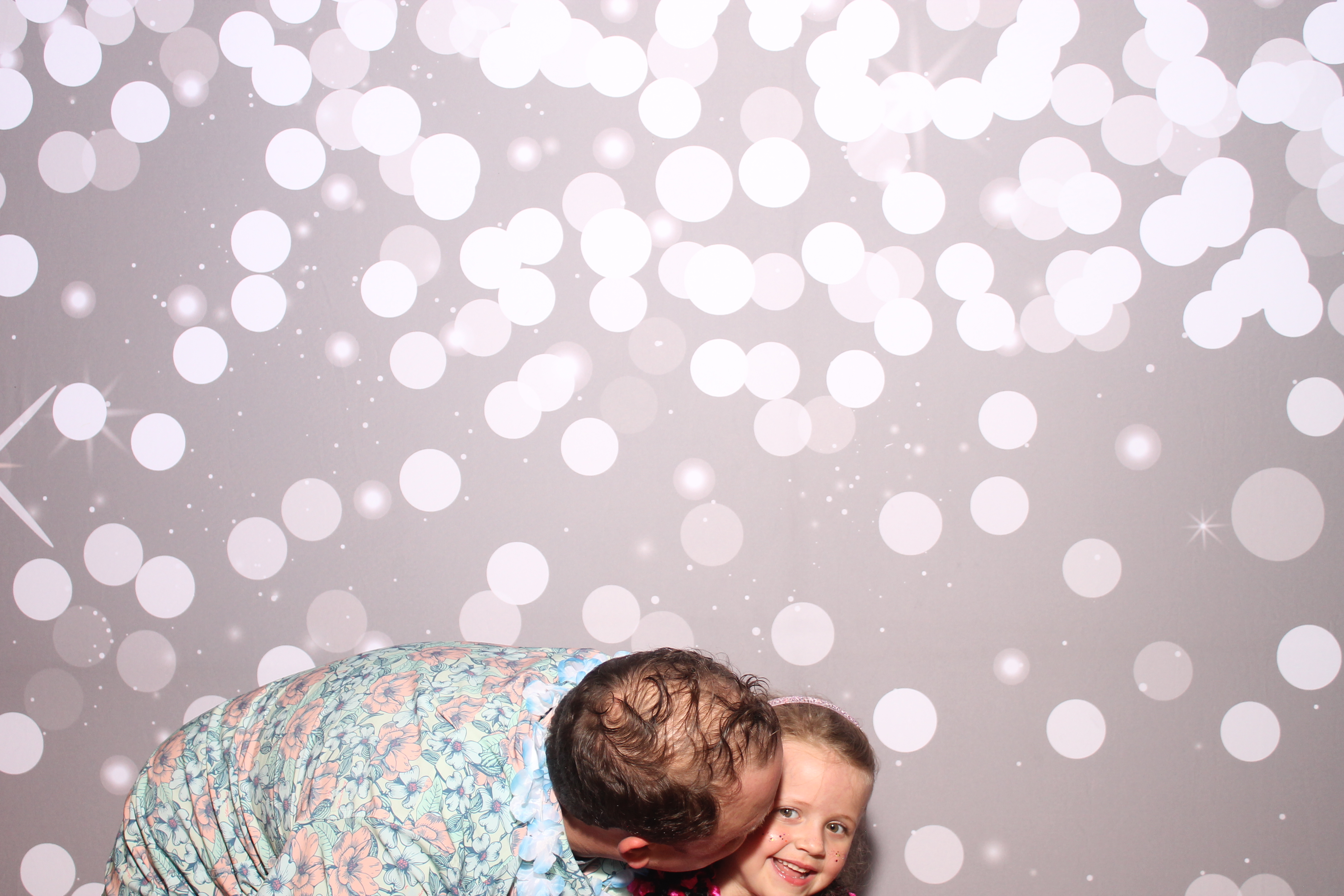 Mariemount Father Daughter Dance | View more photos from the event at gallery.photoboothcincy.com/u/PhotoBoothCincy/Mariemount-Father-Daughter-Dance-0