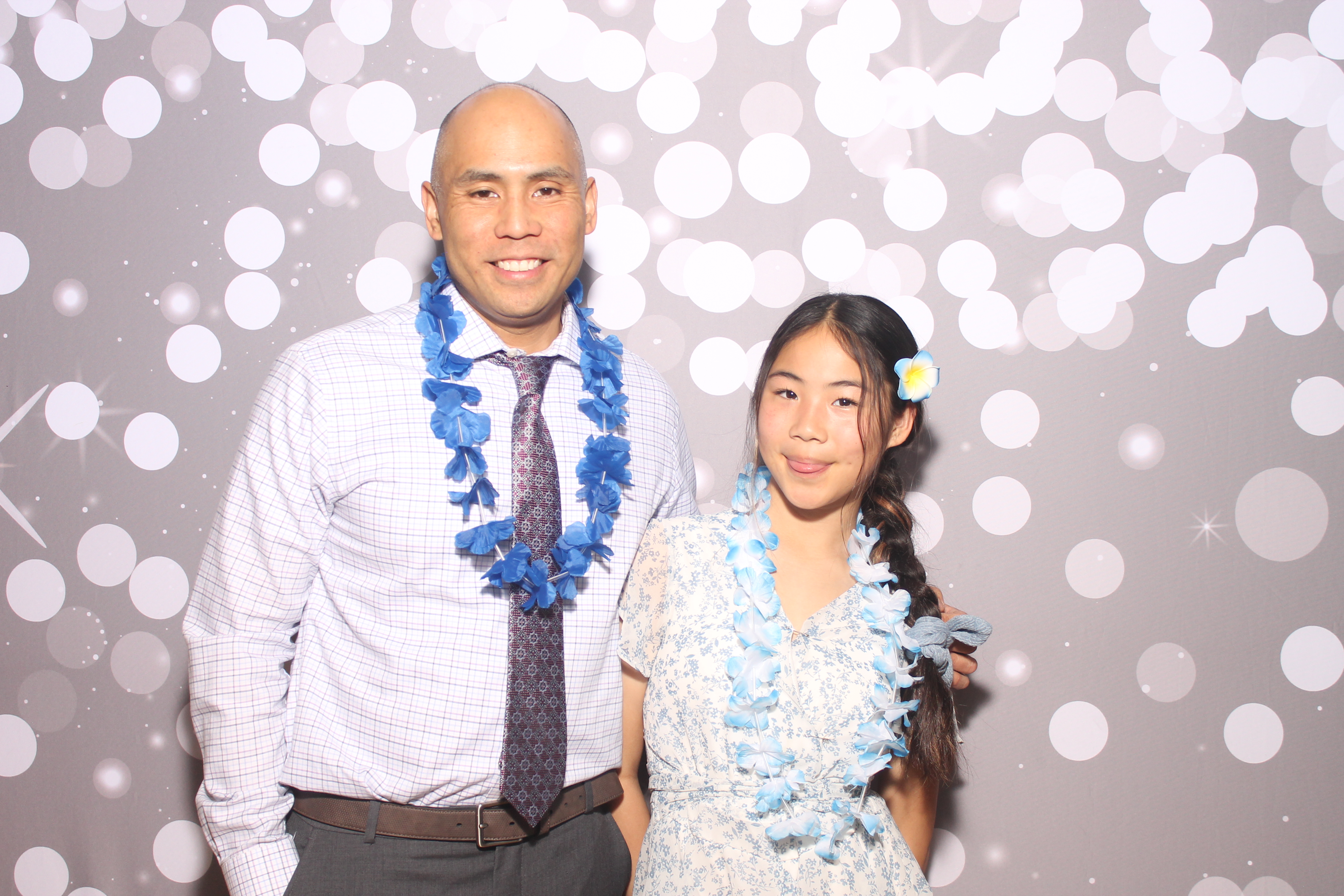 Mariemount Father Daughter Dance | View more photos from the event at gallery.photoboothcincy.com/u/PhotoBoothCincy/Mariemount-Father-Daughter-Dance-0