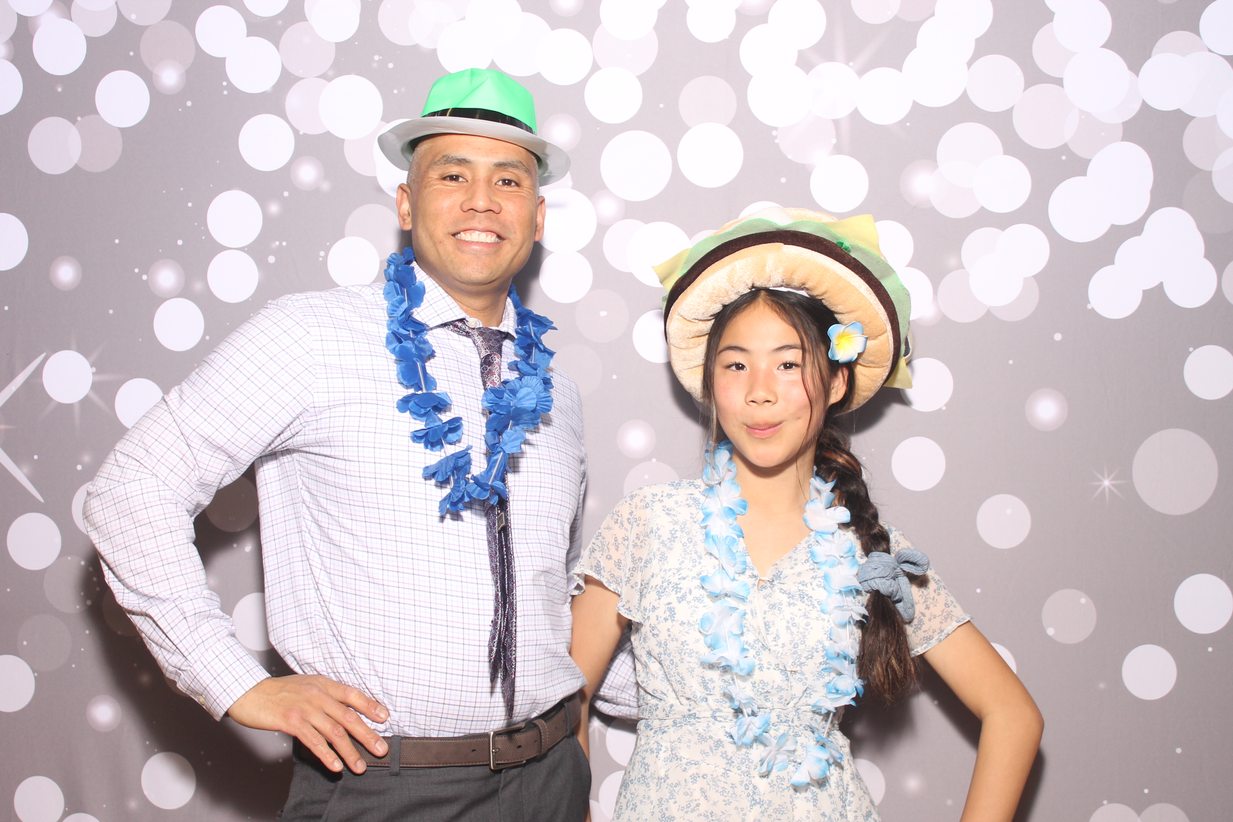 Mariemount Father Daughter Dance | View more photos from the event at gallery.photoboothcincy.com/u/PhotoBoothCincy/Mariemount-Father-Daughter-Dance-0
