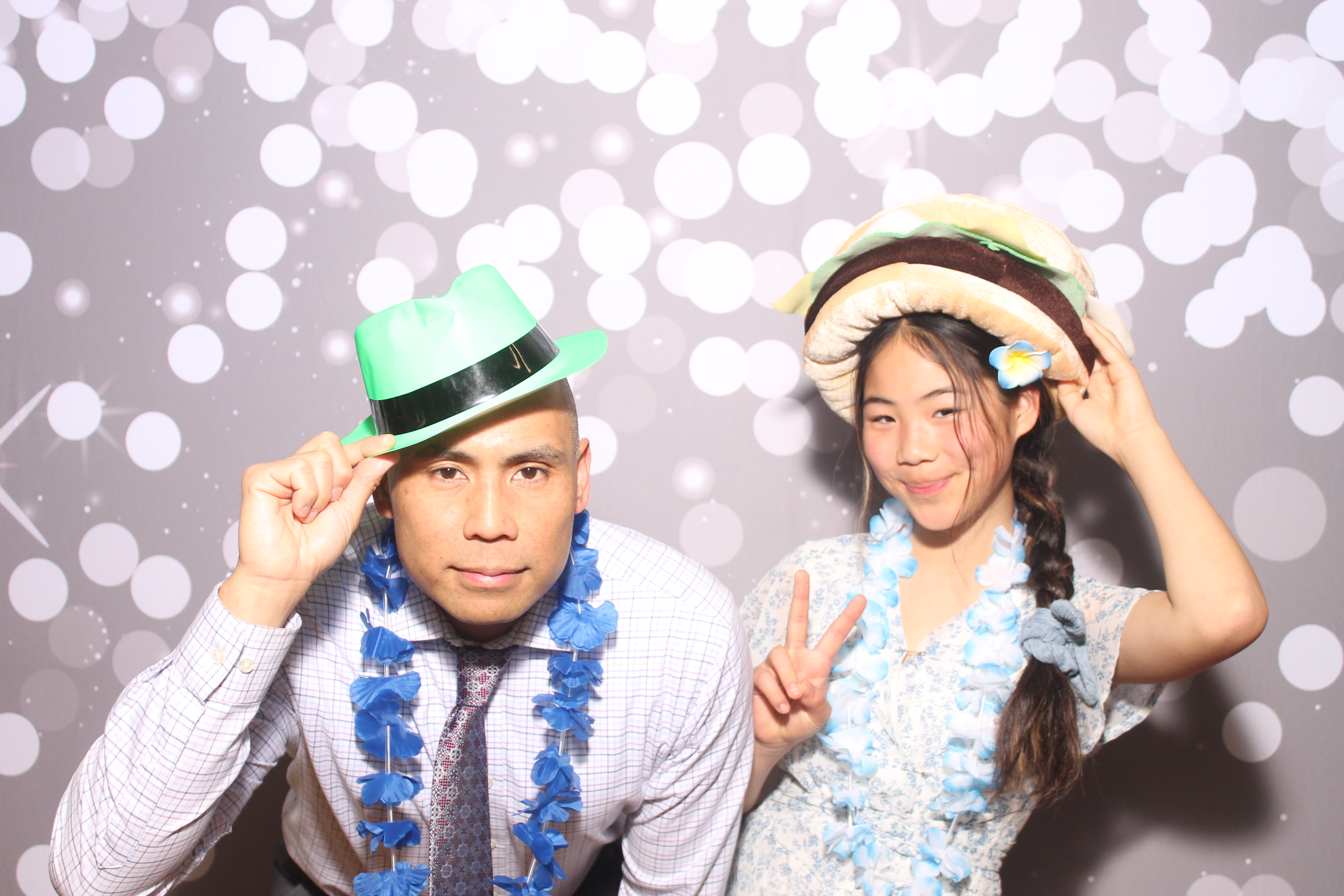 Mariemount Father Daughter Dance | View more photos from the event at gallery.photoboothcincy.com/u/PhotoBoothCincy/Mariemount-Father-Daughter-Dance-0