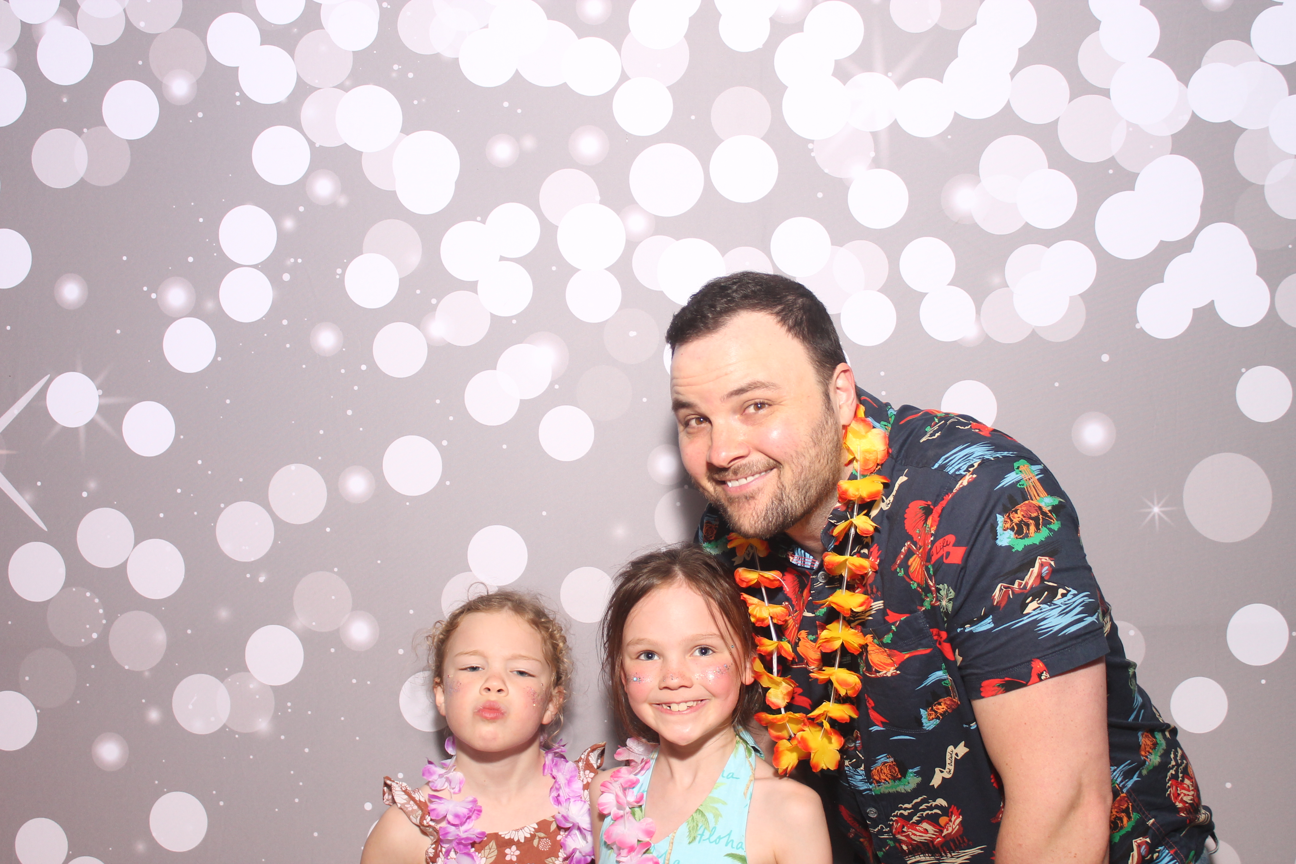 Mariemount Father Daughter Dance | View more photos from the event at gallery.photoboothcincy.com/u/PhotoBoothCincy/Mariemount-Father-Daughter-Dance-0