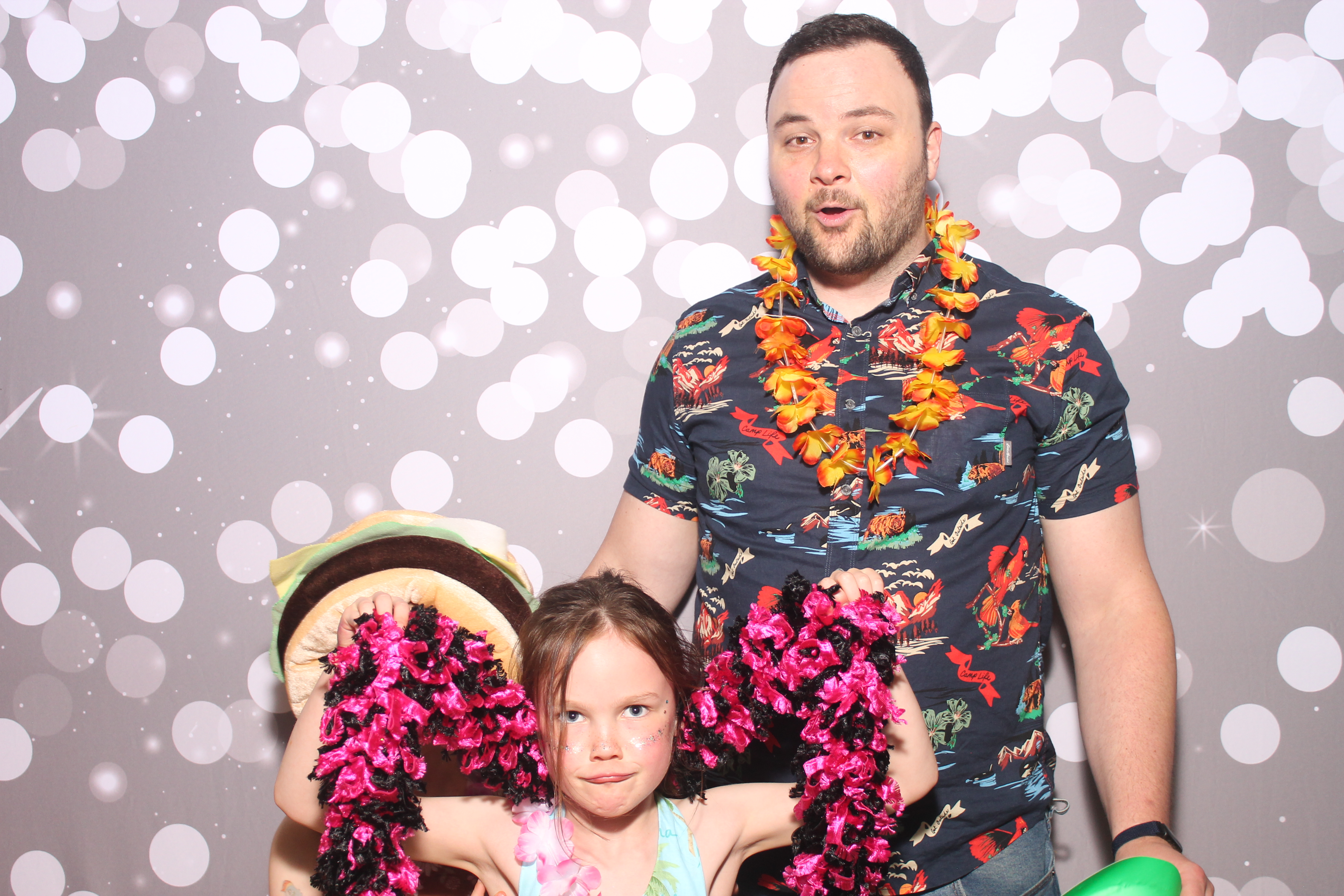 Mariemount Father Daughter Dance | View more photos from the event at gallery.photoboothcincy.com/u/PhotoBoothCincy/Mariemount-Father-Daughter-Dance-0