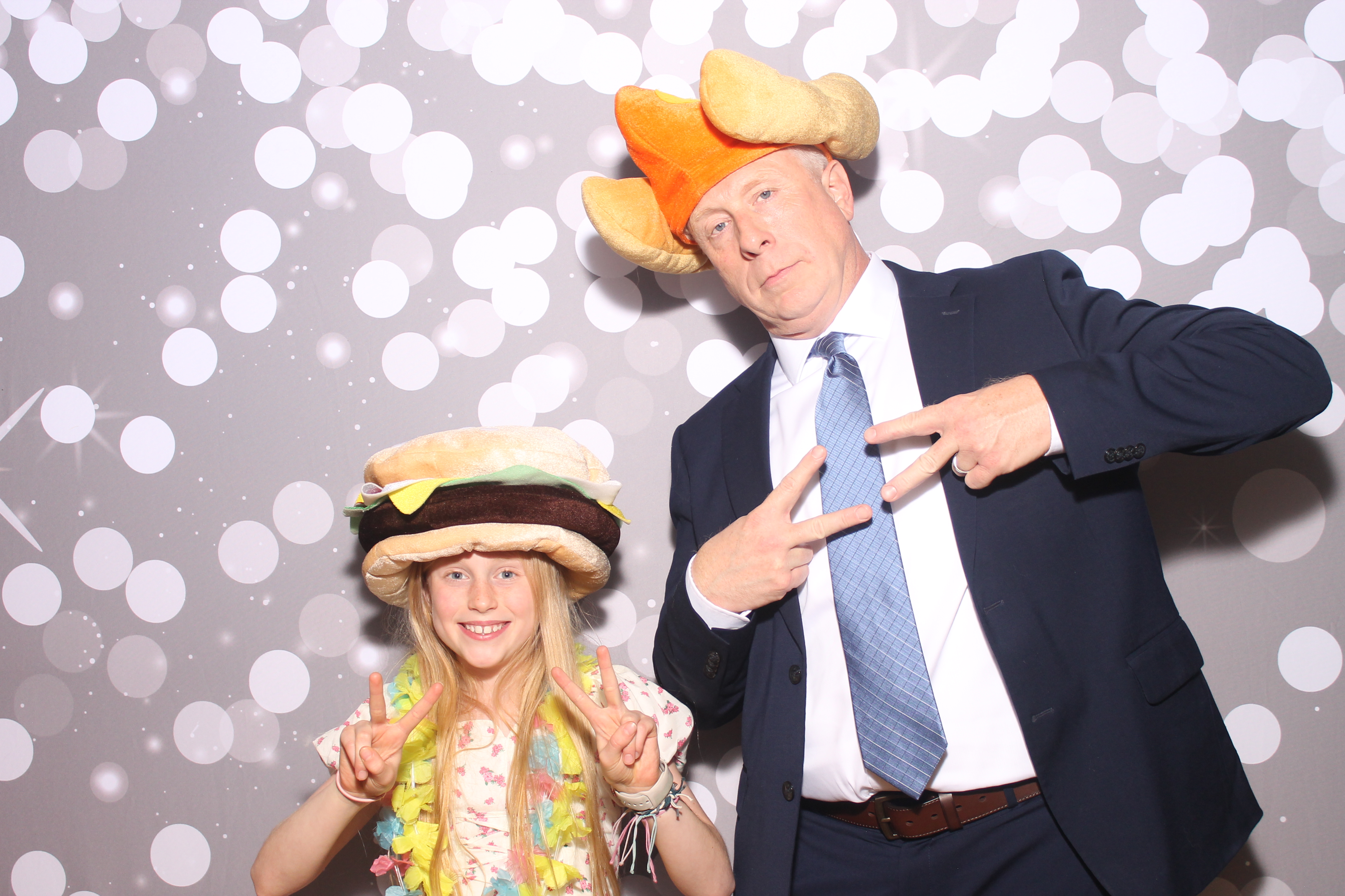 Mariemount Father Daughter Dance | View more photos from the event at gallery.photoboothcincy.com/u/PhotoBoothCincy/Mariemount-Father-Daughter-Dance-0