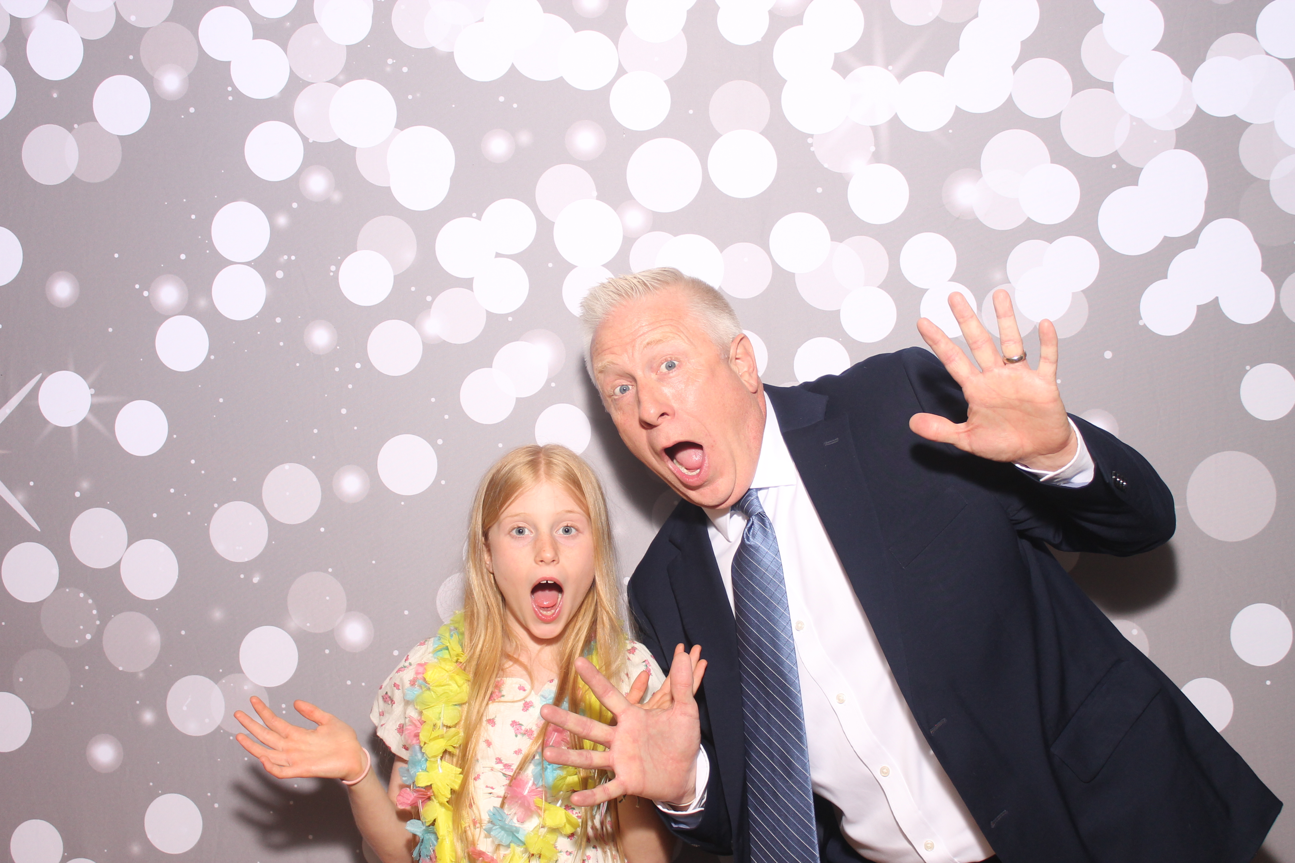 Mariemount Father Daughter Dance | View more photos from the event at gallery.photoboothcincy.com/u/PhotoBoothCincy/Mariemount-Father-Daughter-Dance-0
