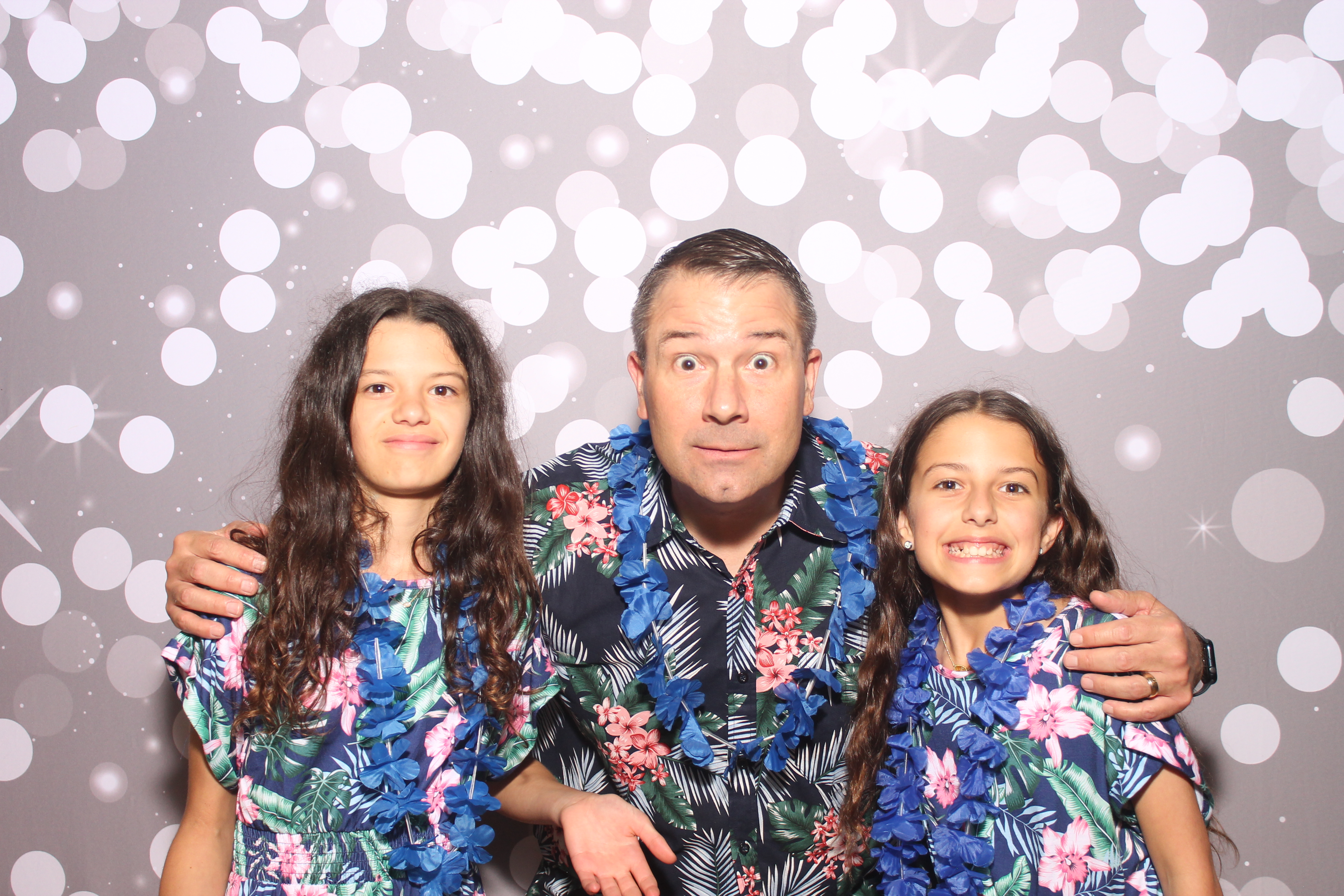 Mariemount Father Daughter Dance | View more photos from the event at gallery.photoboothcincy.com/u/PhotoBoothCincy/Mariemount-Father-Daughter-Dance-0