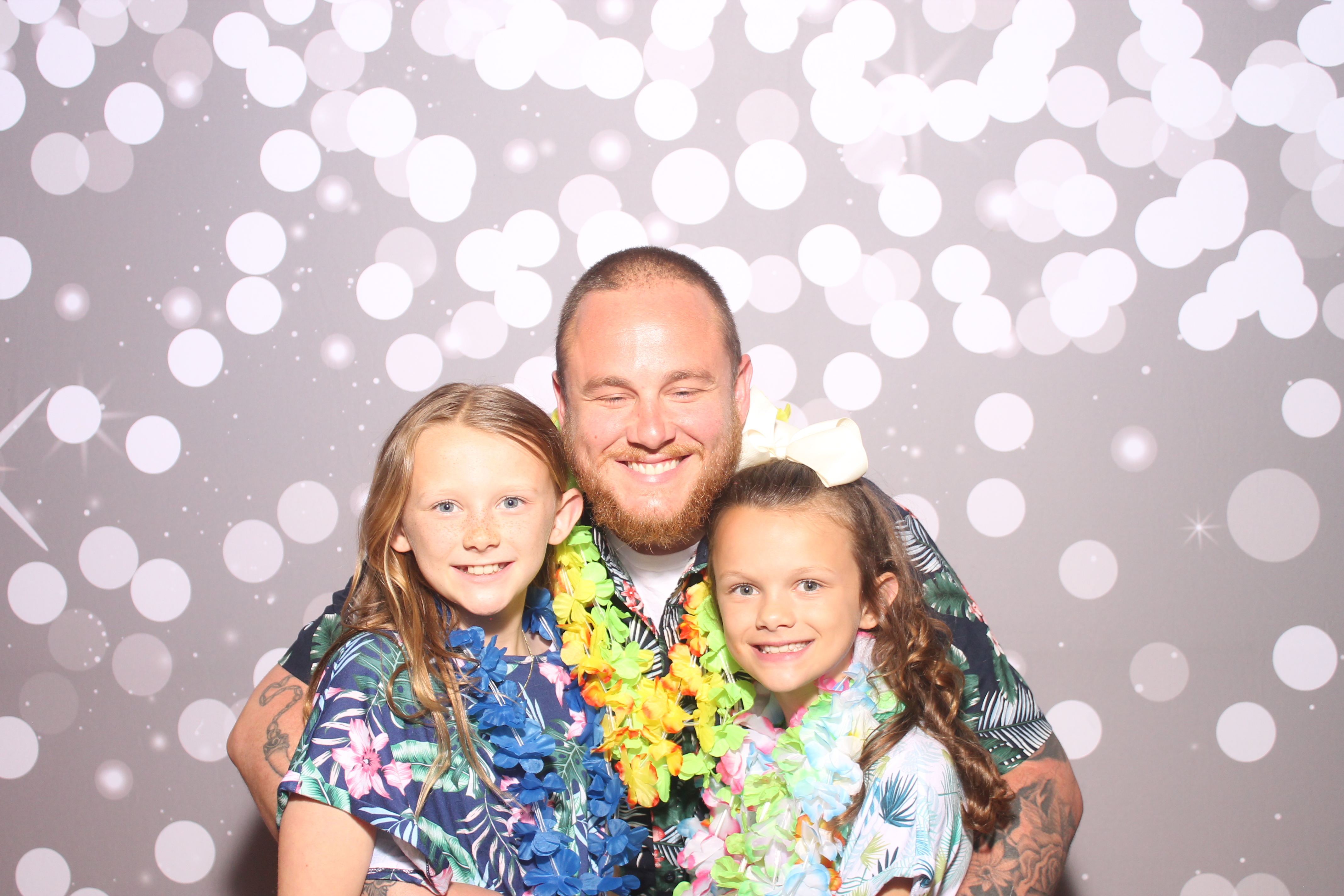 Mariemount Father Daughter Dance | View more photos from the event at gallery.photoboothcincy.com/u/PhotoBoothCincy/Mariemount-Father-Daughter-Dance-0