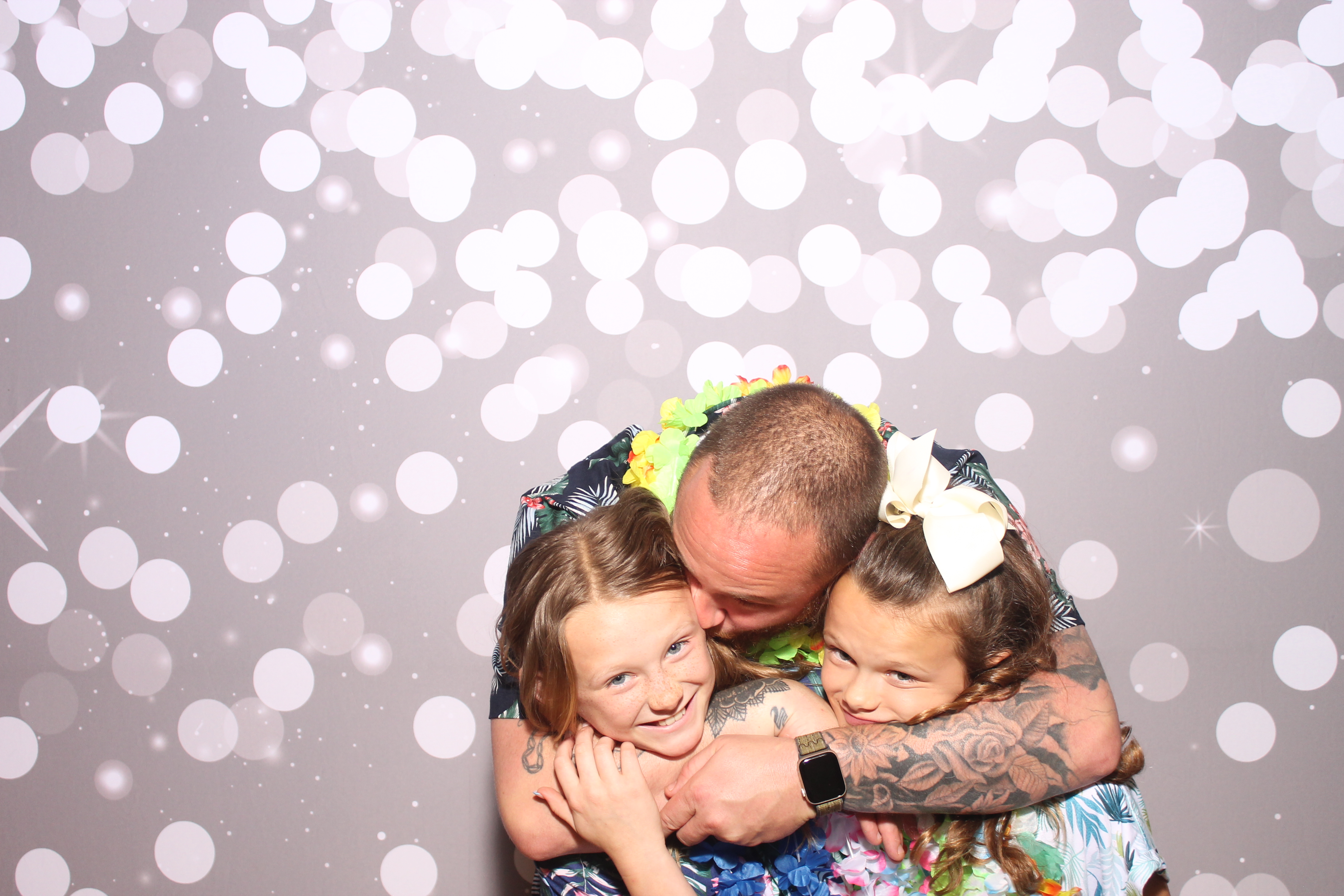 Mariemount Father Daughter Dance | View more photos from the event at gallery.photoboothcincy.com/u/PhotoBoothCincy/Mariemount-Father-Daughter-Dance-0