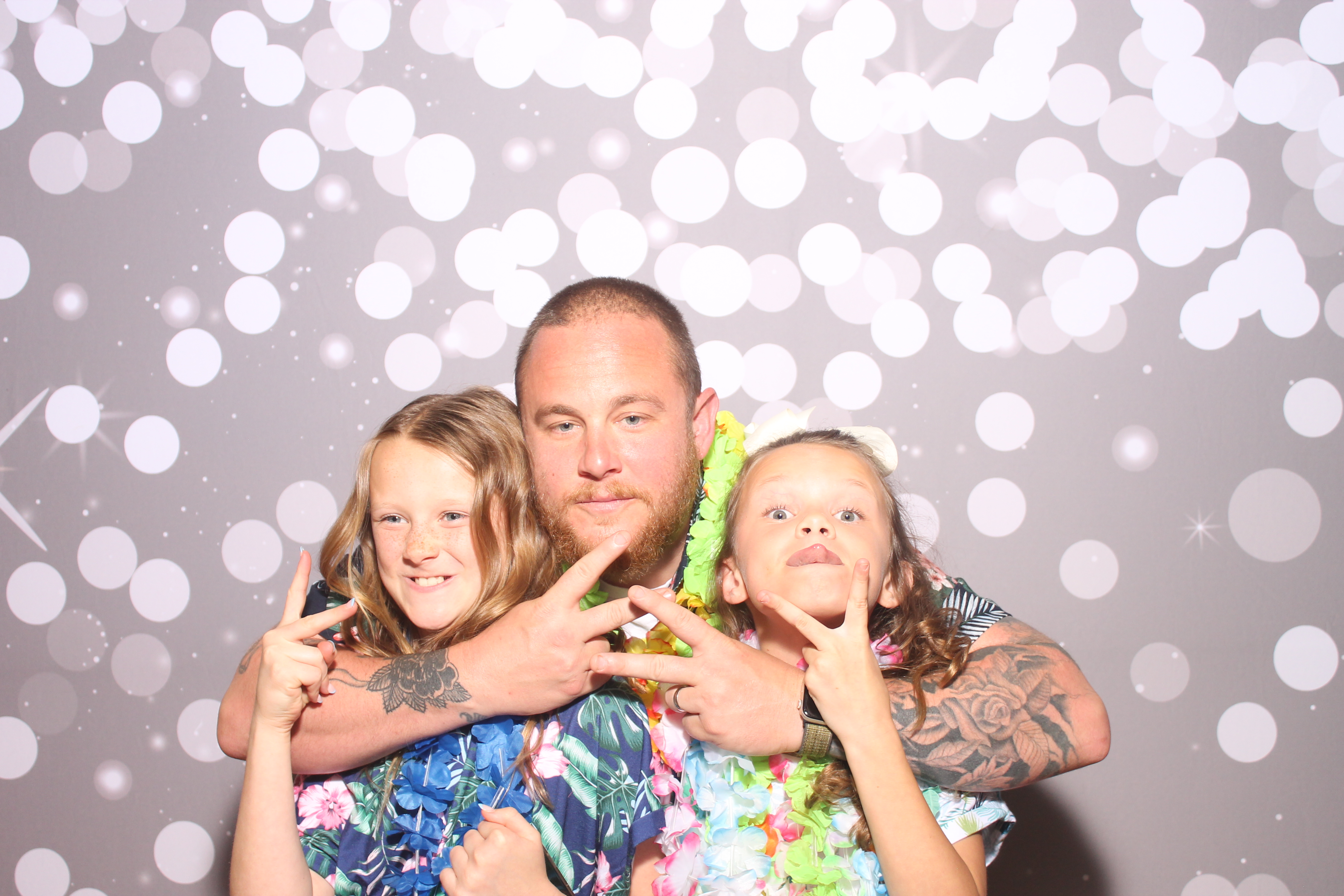 Mariemount Father Daughter Dance | View more photos from the event at gallery.photoboothcincy.com/u/PhotoBoothCincy/Mariemount-Father-Daughter-Dance-0