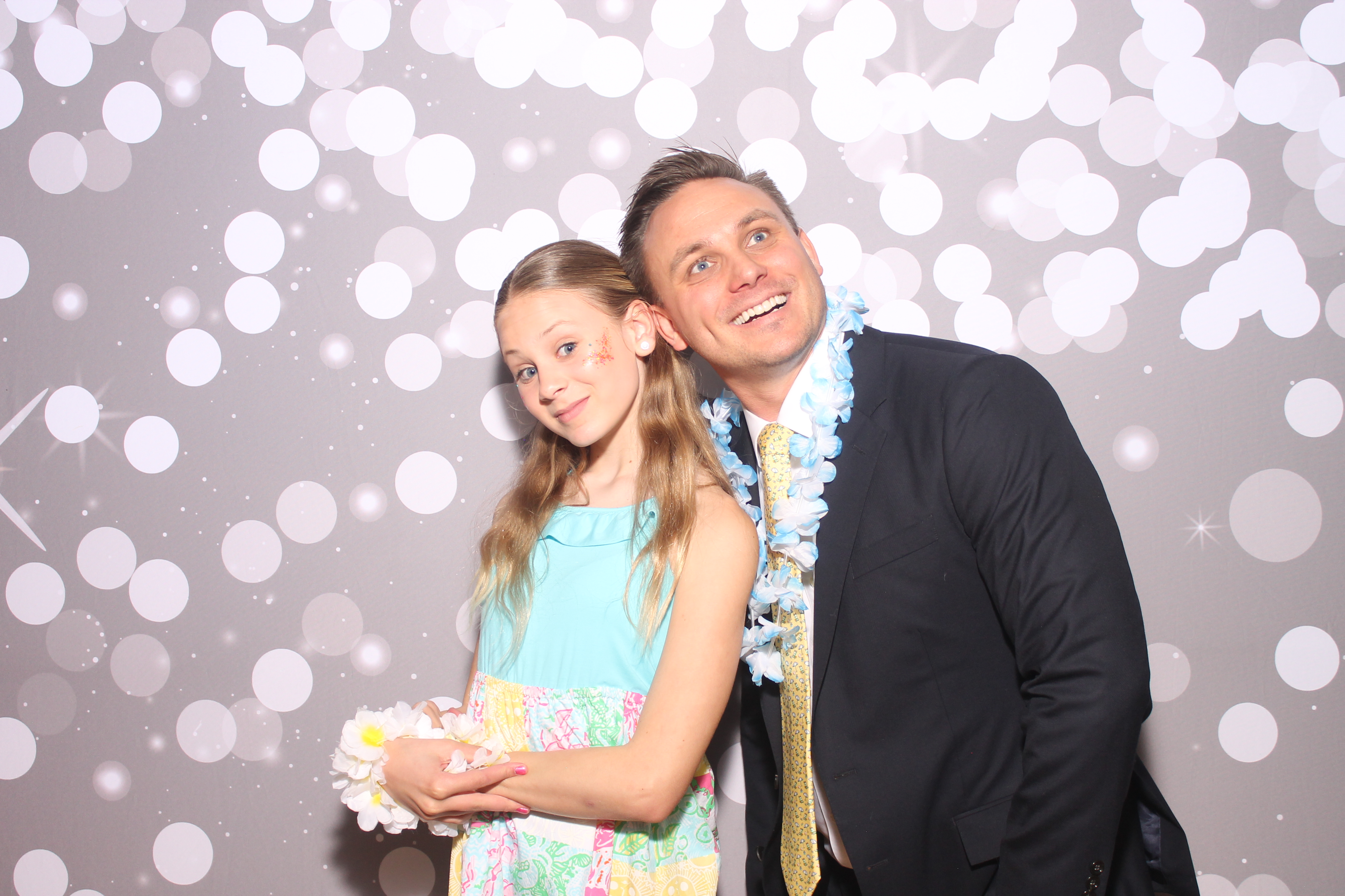 Mariemount Father Daughter Dance | View more photos from the event at gallery.photoboothcincy.com/u/PhotoBoothCincy/Mariemount-Father-Daughter-Dance-0