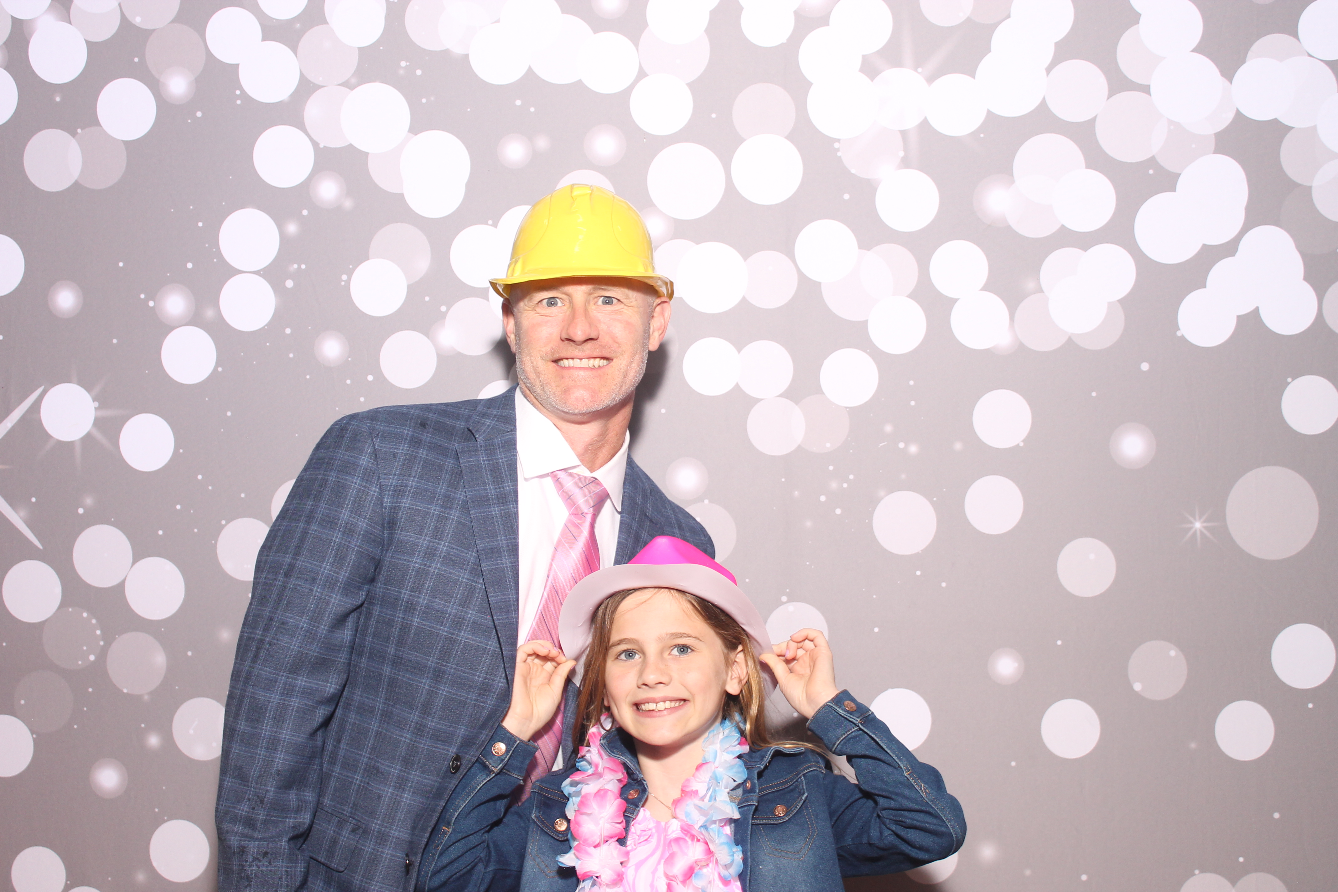 Mariemount Father Daughter Dance | View more photos from the event at gallery.photoboothcincy.com/u/PhotoBoothCincy/Mariemount-Father-Daughter-Dance-0
