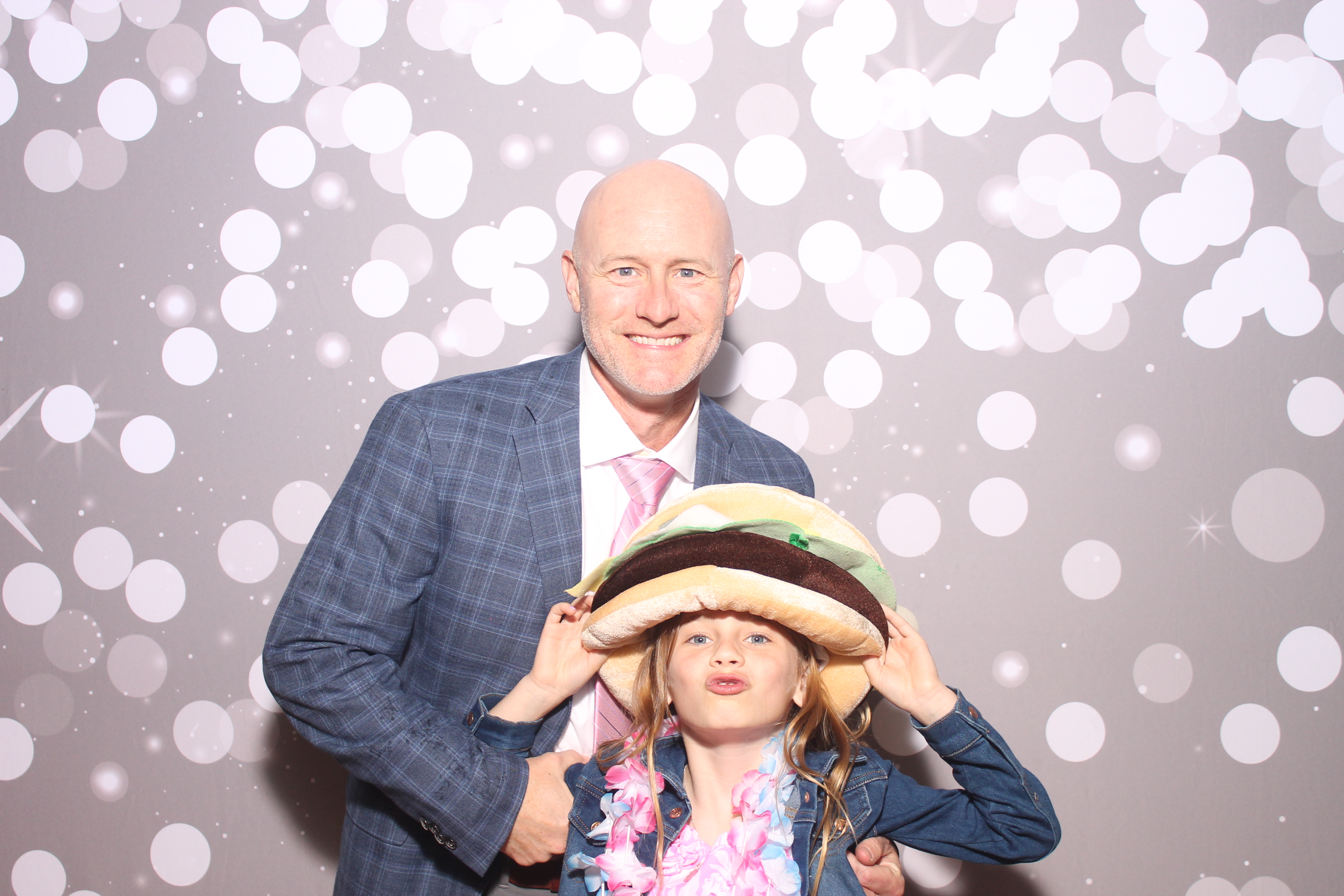 Mariemount Father Daughter Dance | View more photos from the event at gallery.photoboothcincy.com/u/PhotoBoothCincy/Mariemount-Father-Daughter-Dance-0