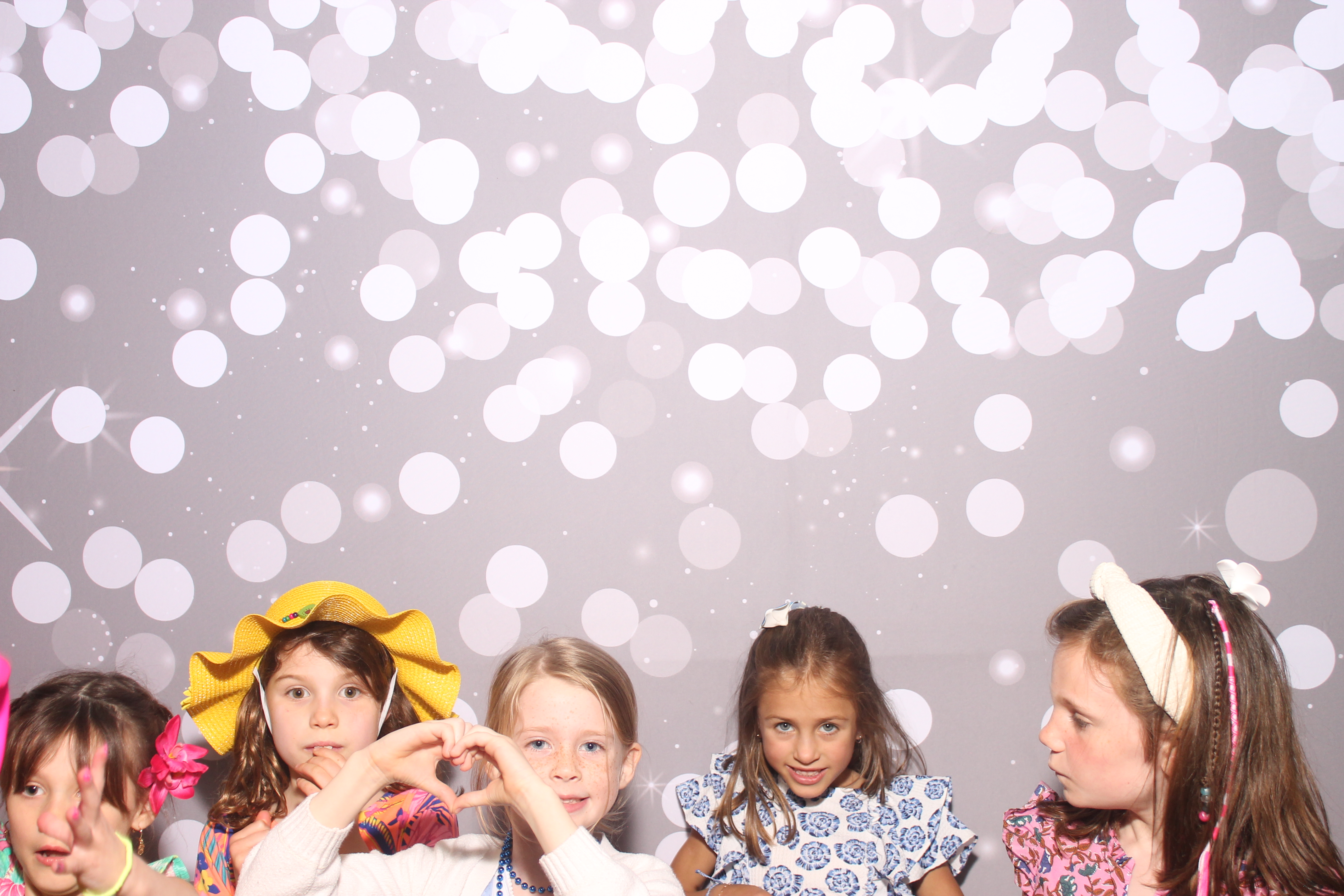 Mariemount Father Daughter Dance | View more photos from the event at gallery.photoboothcincy.com/u/PhotoBoothCincy/Mariemount-Father-Daughter-Dance-0