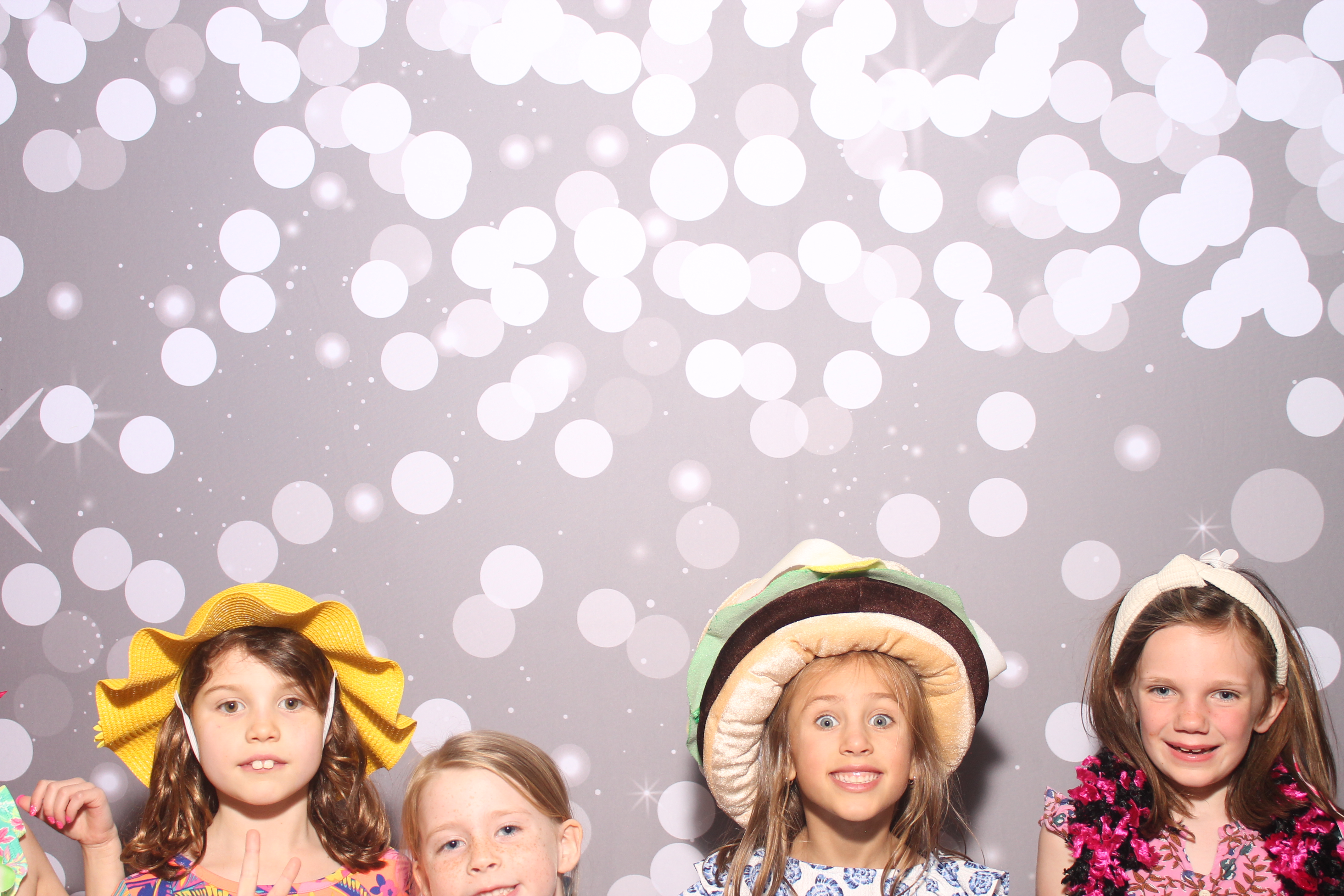 Mariemount Father Daughter Dance | View more photos from the event at gallery.photoboothcincy.com/u/PhotoBoothCincy/Mariemount-Father-Daughter-Dance-0