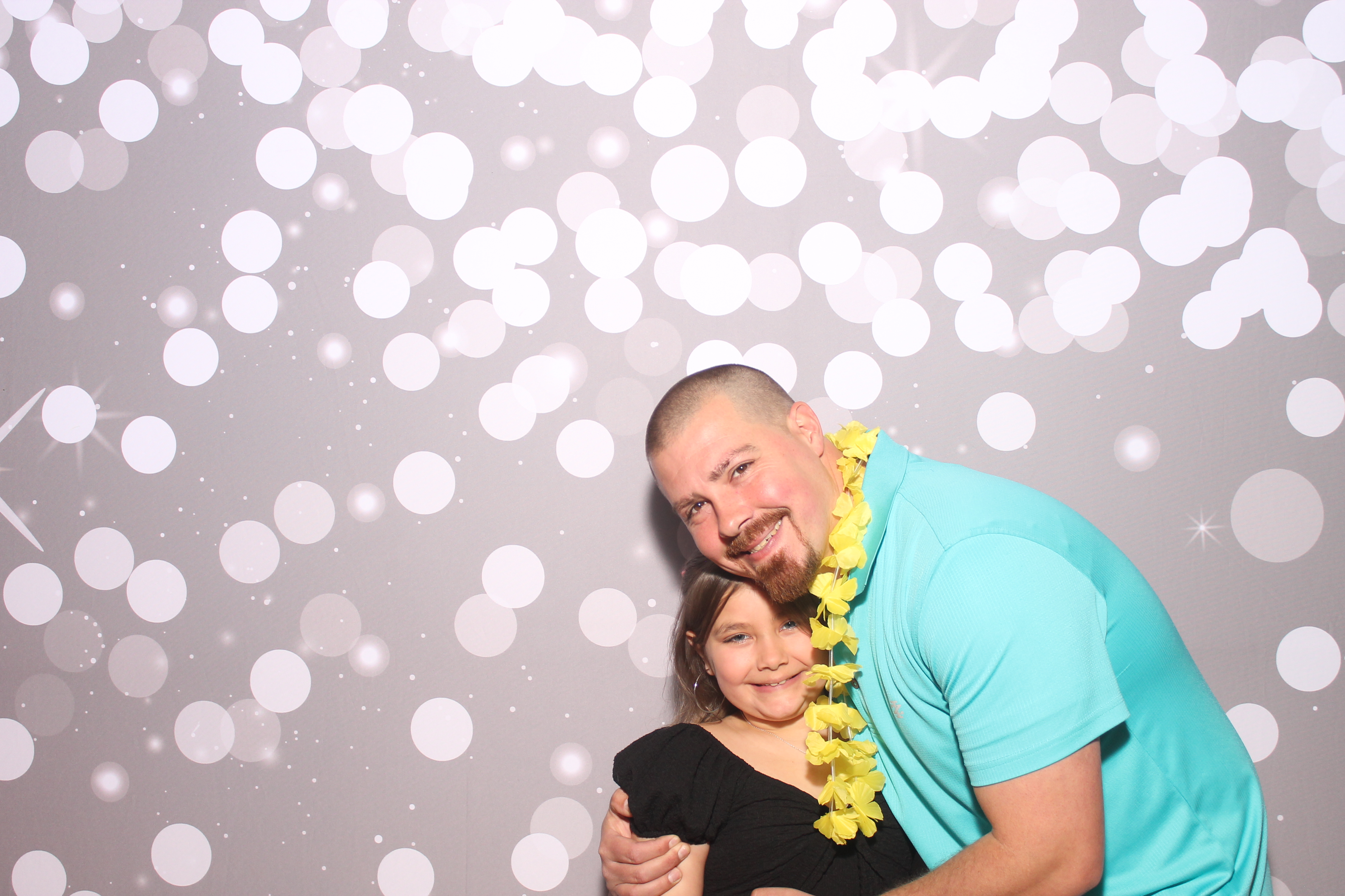 Mariemount Father Daughter Dance | View more photos from the event at gallery.photoboothcincy.com/u/PhotoBoothCincy/Mariemount-Father-Daughter-Dance-0