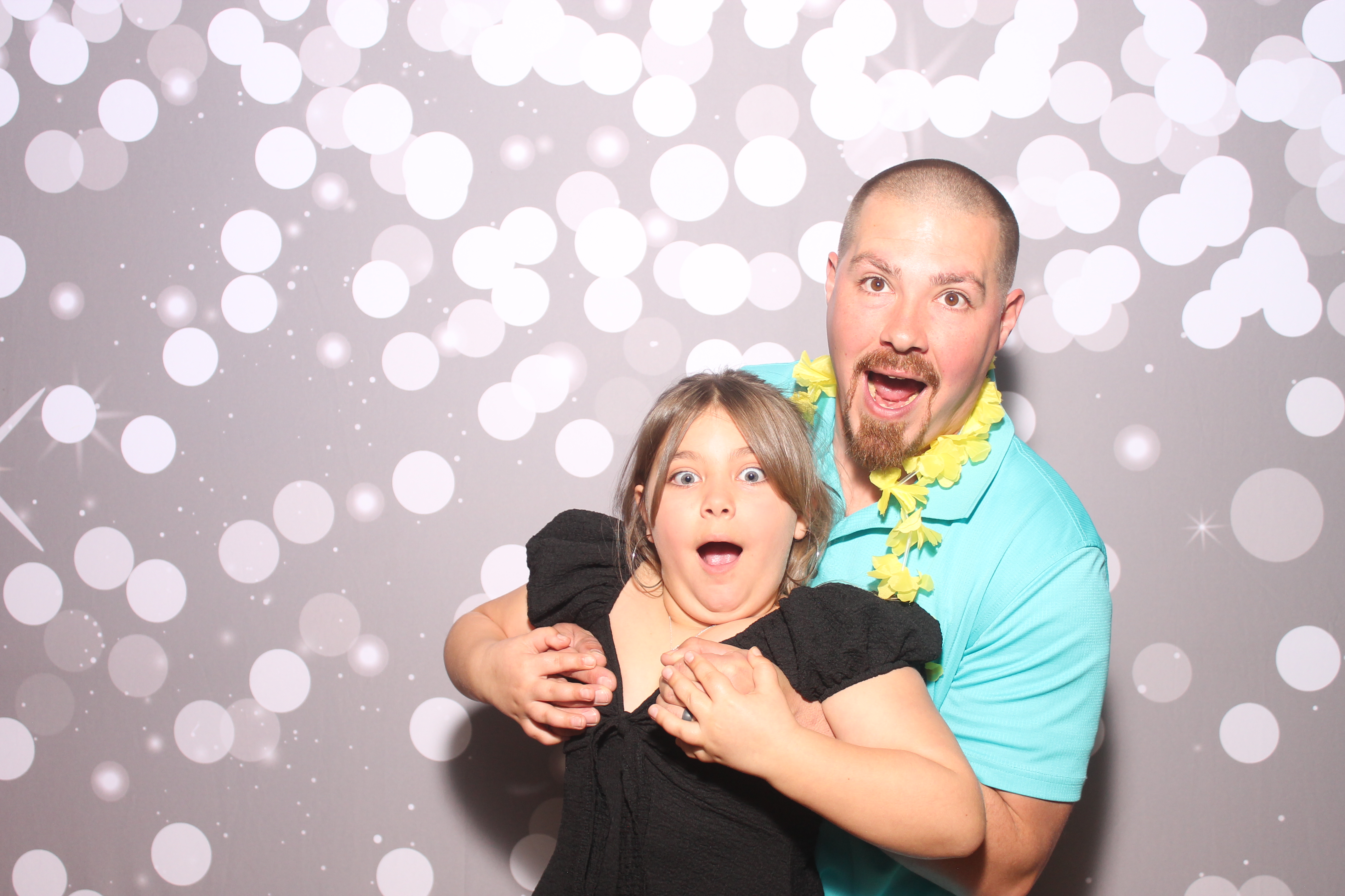 Mariemount Father Daughter Dance | View more photos from the event at gallery.photoboothcincy.com/u/PhotoBoothCincy/Mariemount-Father-Daughter-Dance-0