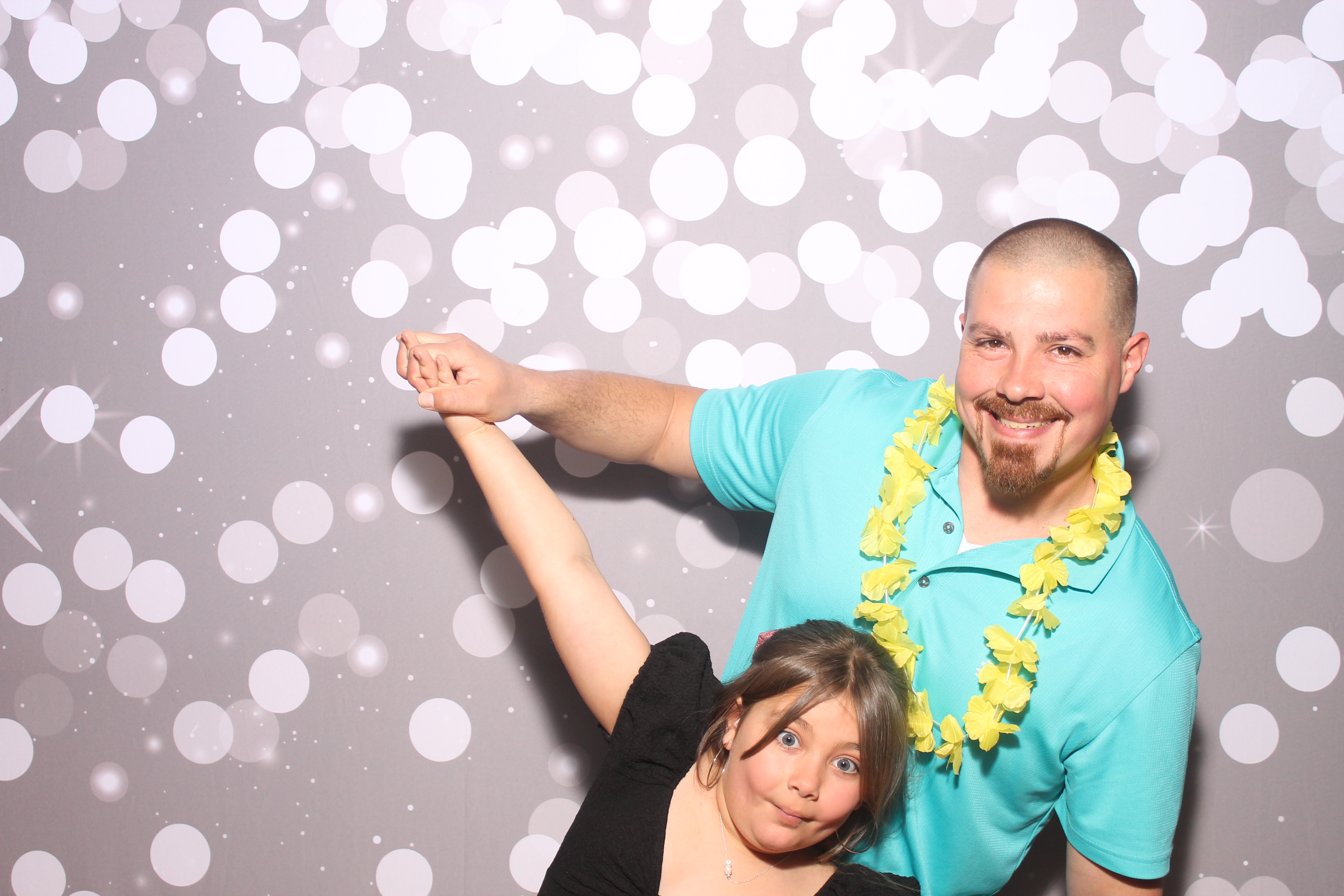 Mariemount Father Daughter Dance | View more photos from the event at gallery.photoboothcincy.com/u/PhotoBoothCincy/Mariemount-Father-Daughter-Dance-0
