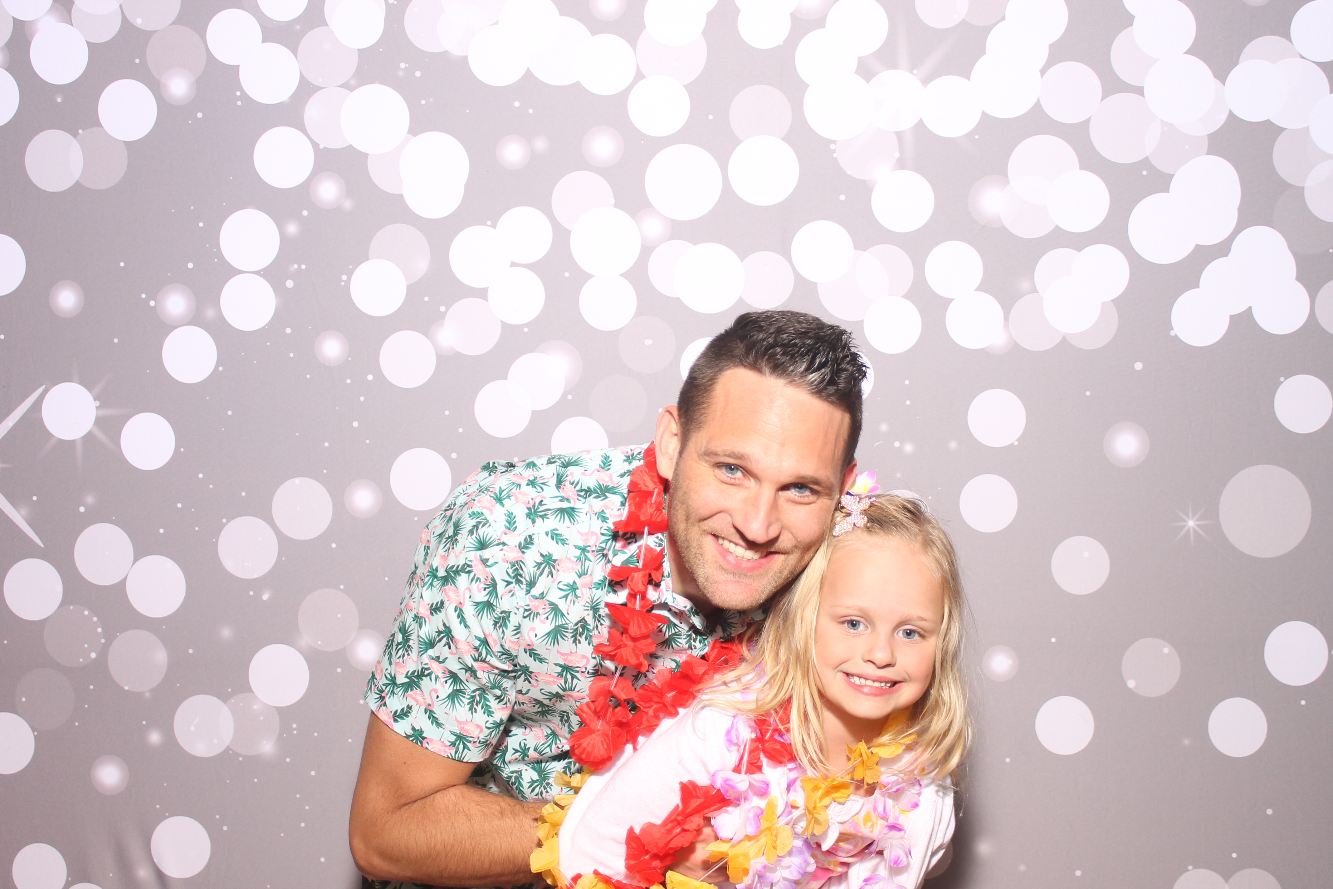 Mariemount Father Daughter Dance | View more photos from the event at gallery.photoboothcincy.com/u/PhotoBoothCincy/Mariemount-Father-Daughter-Dance-0