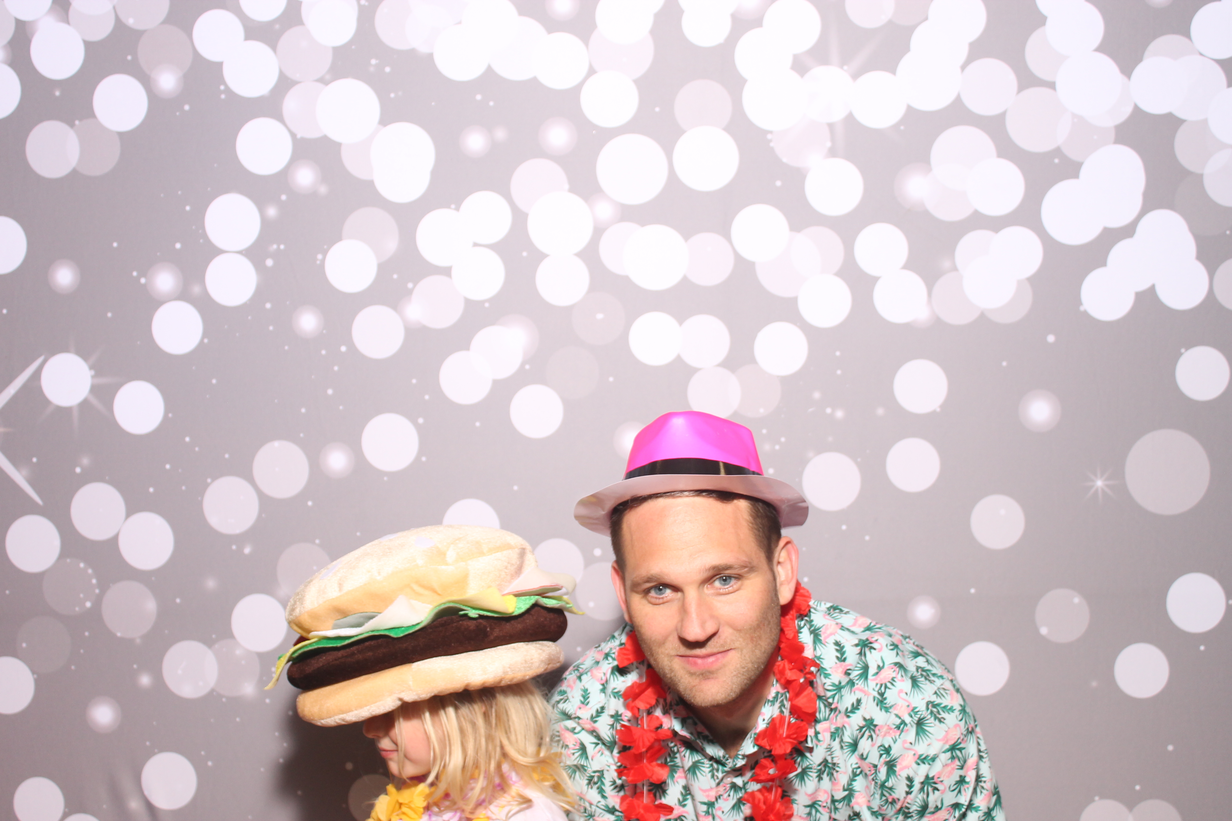 Mariemount Father Daughter Dance | View more photos from the event at gallery.photoboothcincy.com/u/PhotoBoothCincy/Mariemount-Father-Daughter-Dance-0