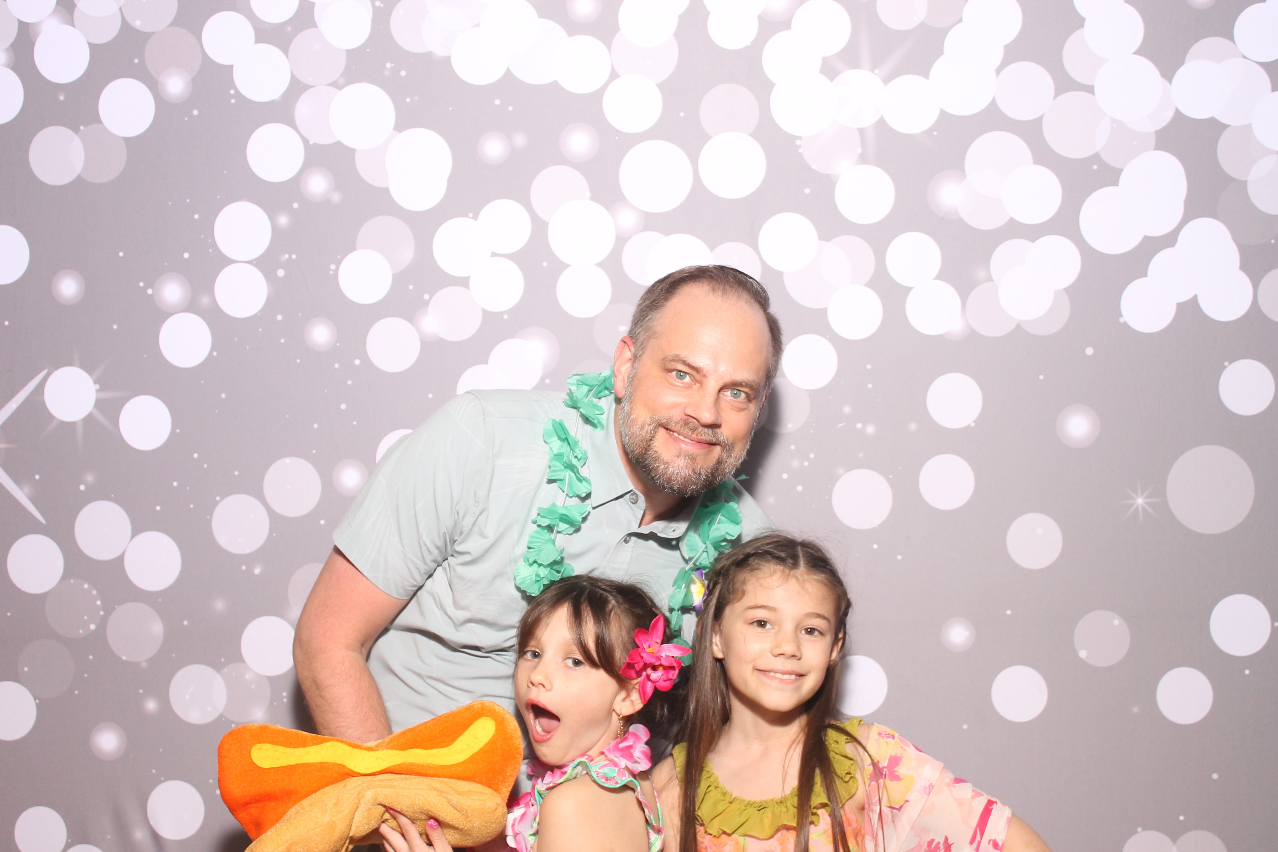 Mariemount Father Daughter Dance | View more photos from the event at gallery.photoboothcincy.com/u/PhotoBoothCincy/Mariemount-Father-Daughter-Dance-0
