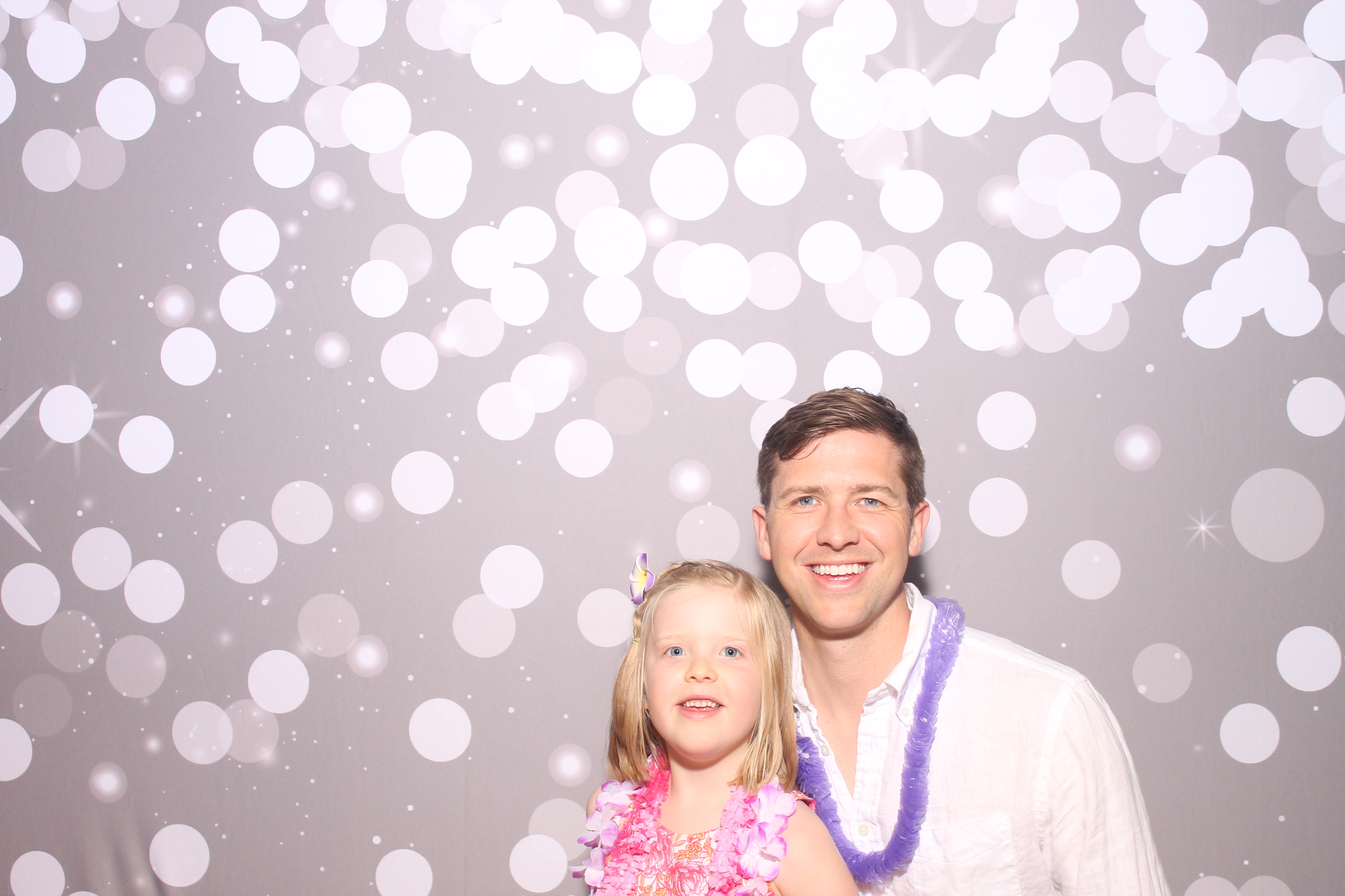 Mariemount Father Daughter Dance | View more photos from the event at gallery.photoboothcincy.com/u/PhotoBoothCincy/Mariemount-Father-Daughter-Dance-0