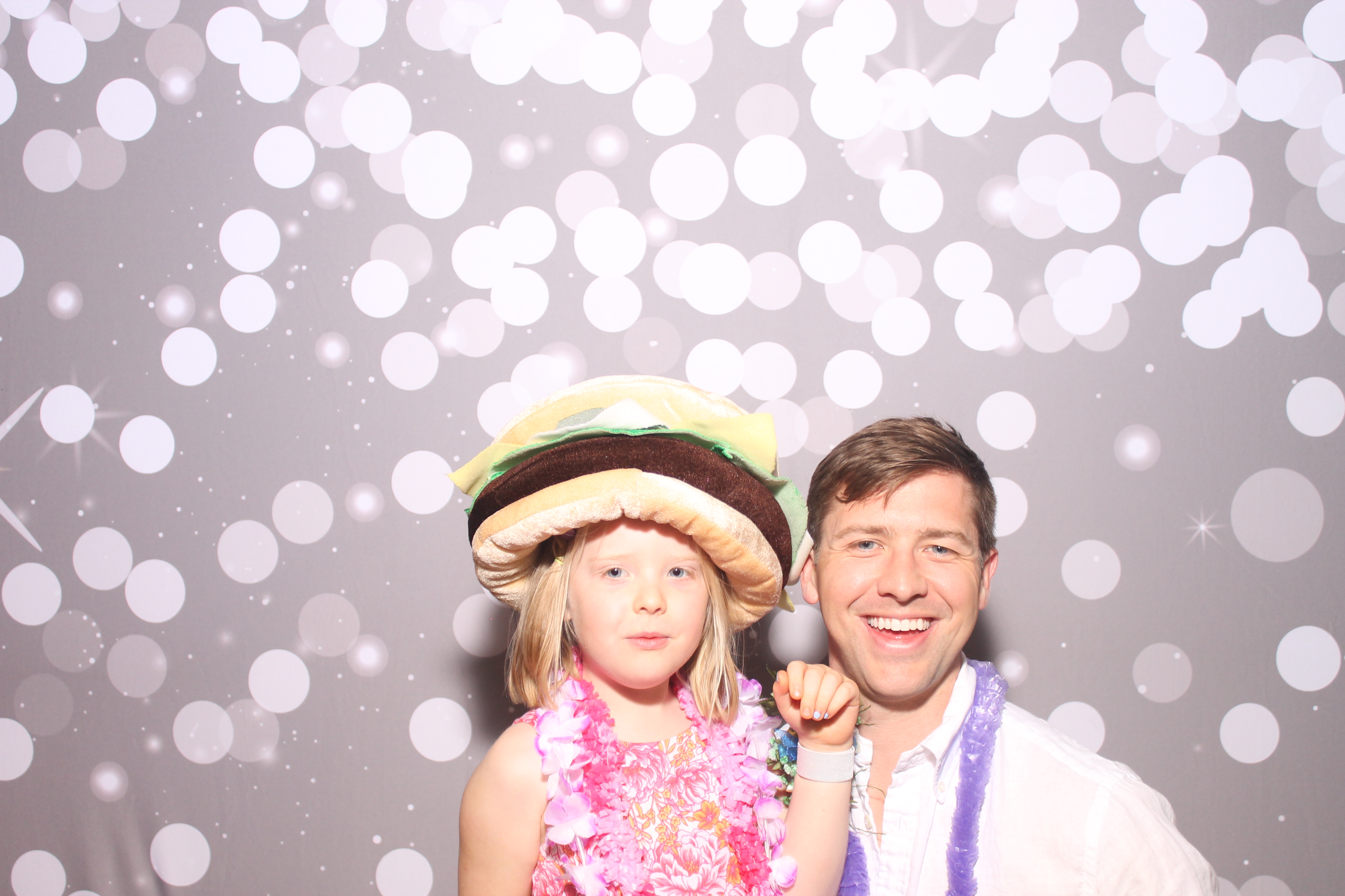 Mariemount Father Daughter Dance | View more photos from the event at gallery.photoboothcincy.com/u/PhotoBoothCincy/Mariemount-Father-Daughter-Dance-0