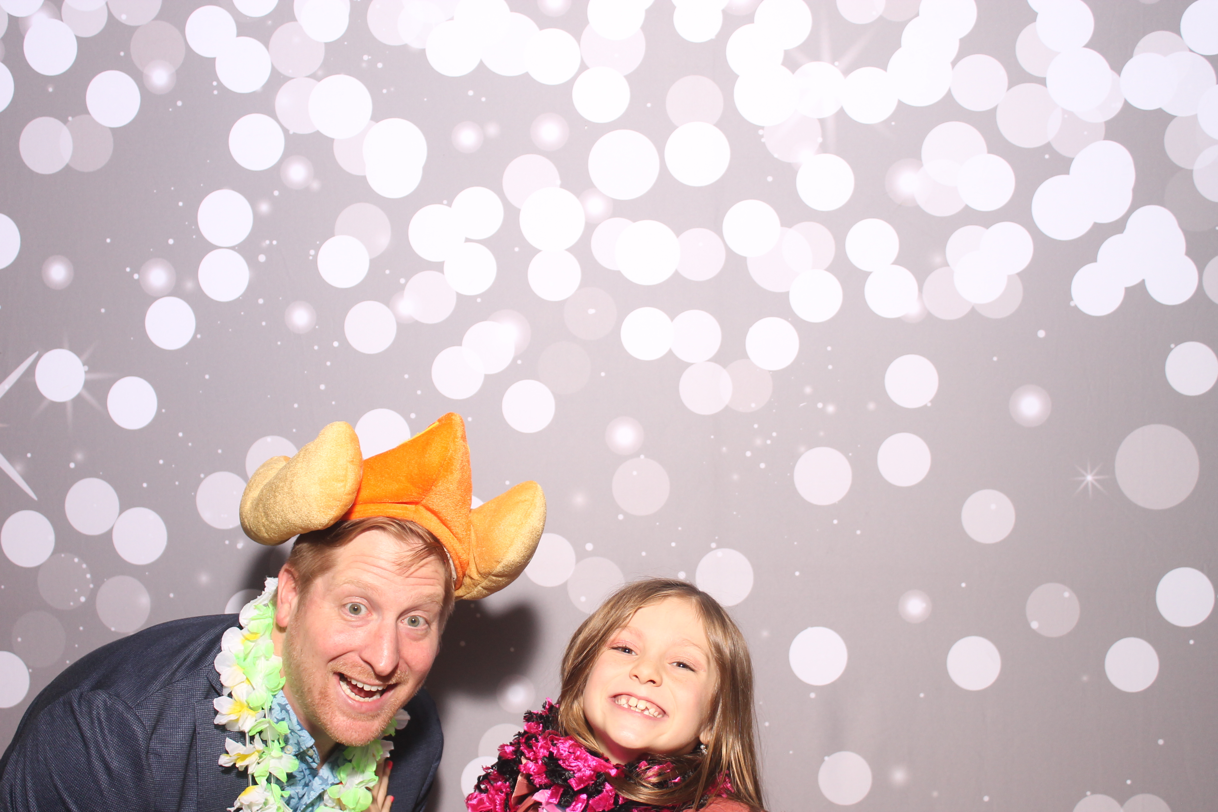 Mariemount Father Daughter Dance | View more photos from the event at gallery.photoboothcincy.com/u/PhotoBoothCincy/Mariemount-Father-Daughter-Dance-0