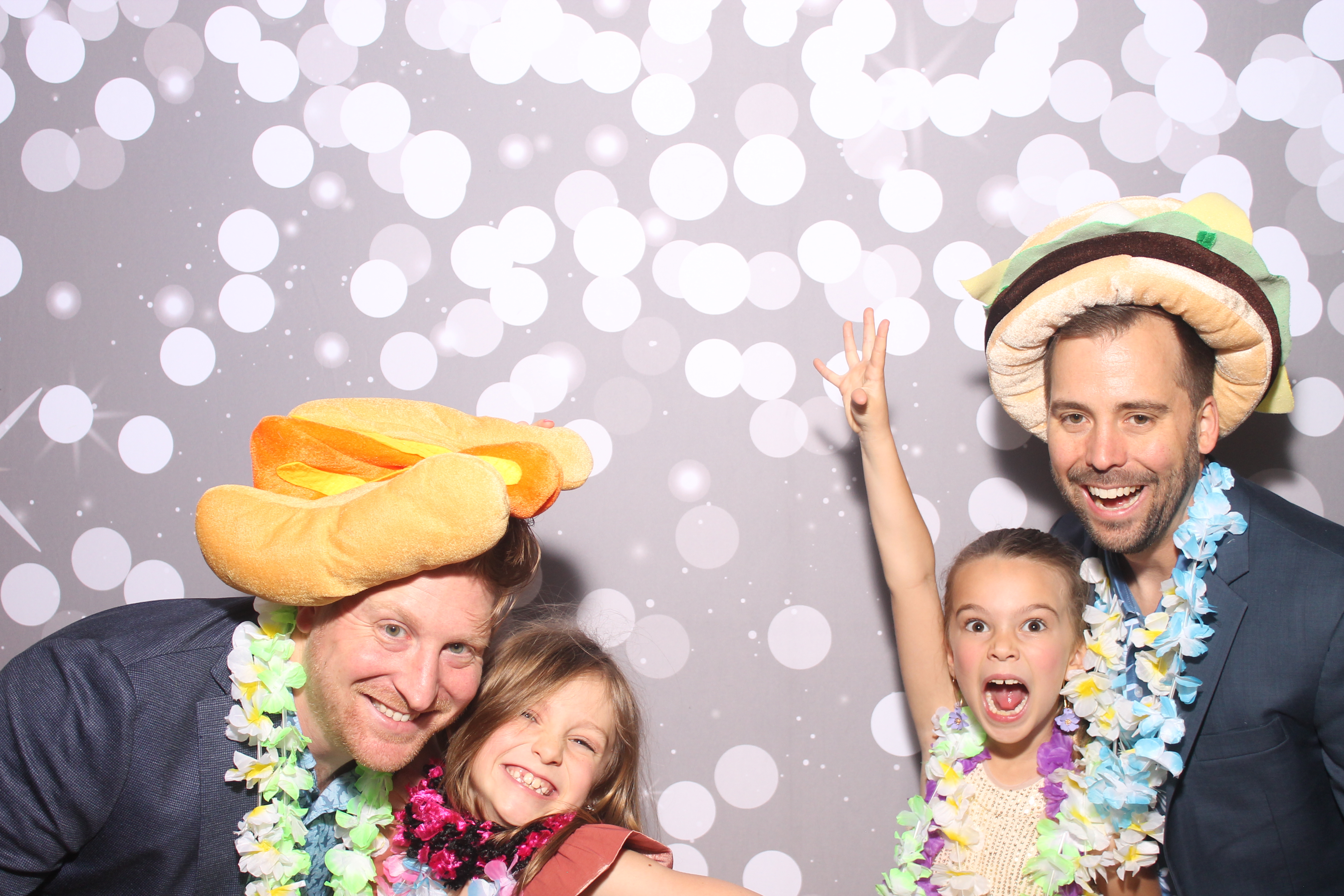 Mariemount Father Daughter Dance | View more photos from the event at gallery.photoboothcincy.com/u/PhotoBoothCincy/Mariemount-Father-Daughter-Dance-0