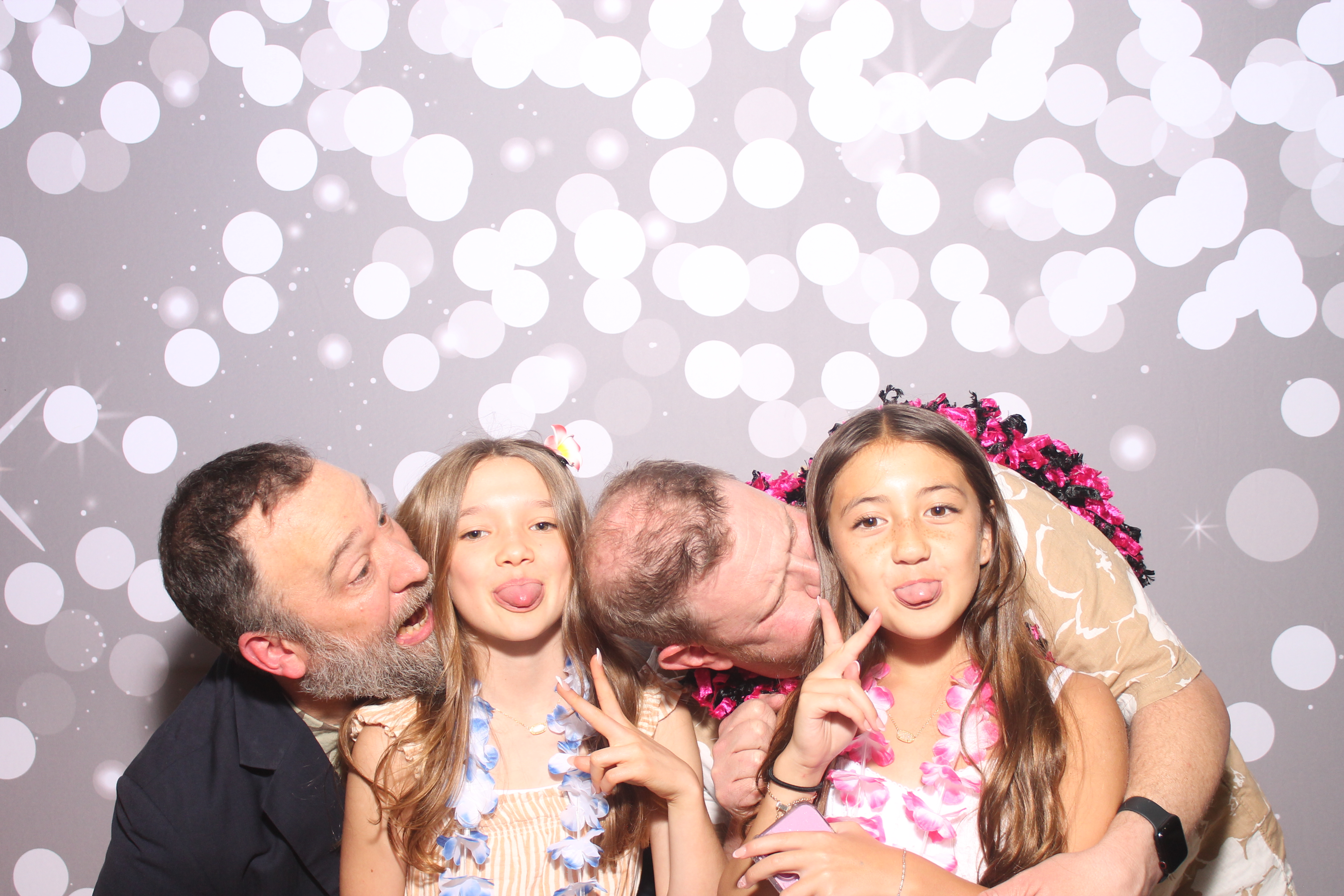 Mariemount Father Daughter Dance | View more photos from the event at gallery.photoboothcincy.com/u/PhotoBoothCincy/Mariemount-Father-Daughter-Dance-0
