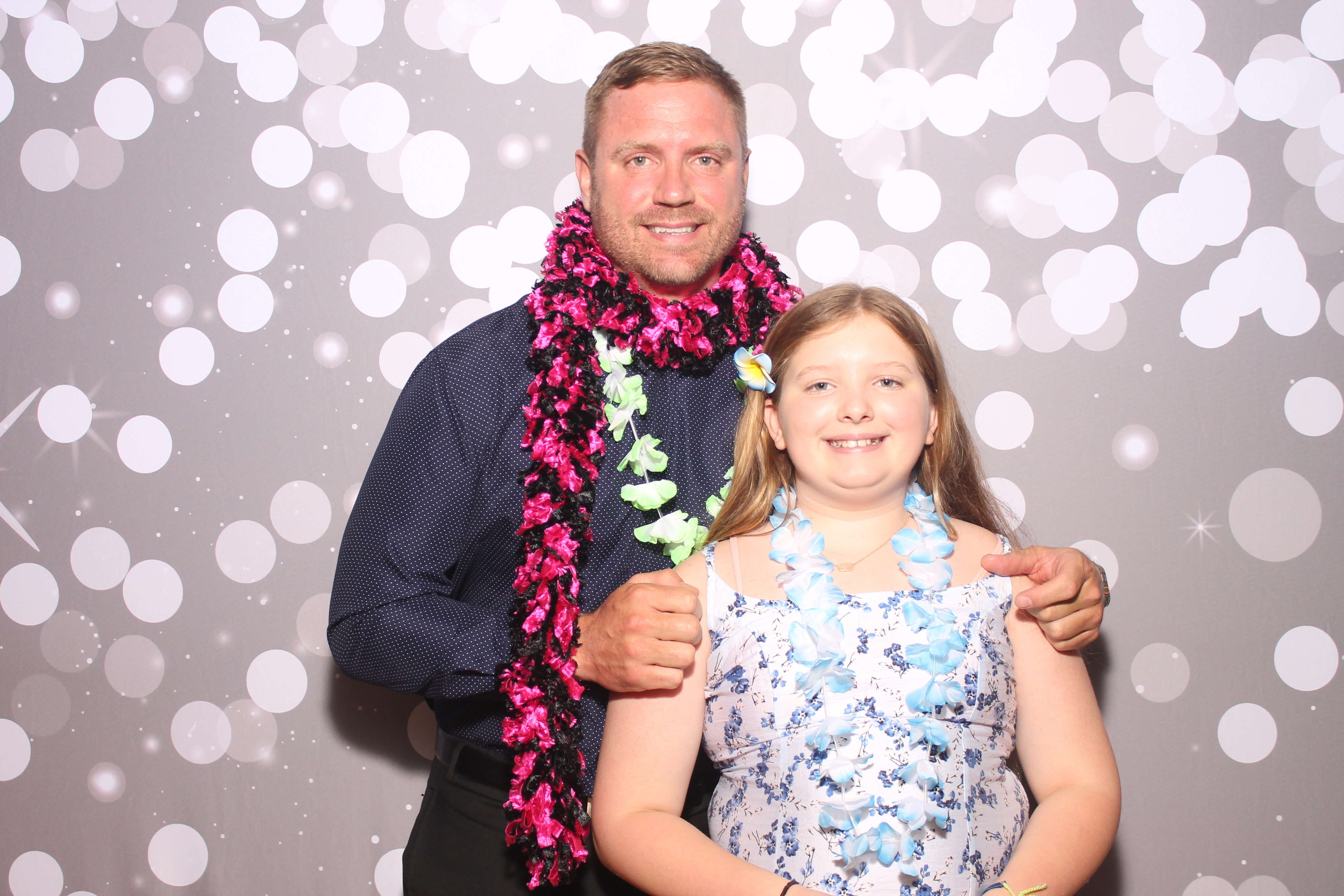 Mariemount Father Daughter Dance | View more photos from the event at gallery.photoboothcincy.com/u/PhotoBoothCincy/Mariemount-Father-Daughter-Dance-0