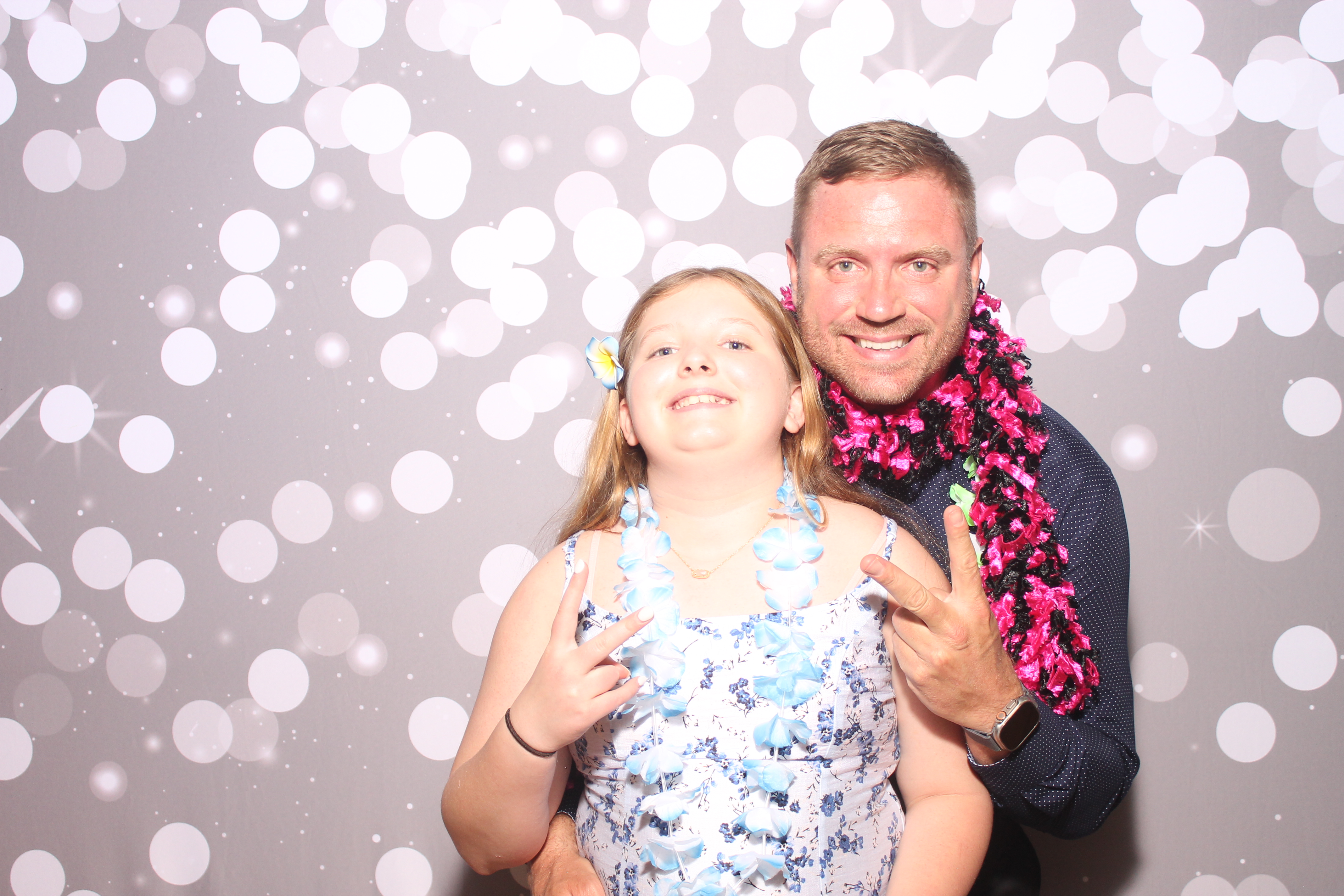 Mariemount Father Daughter Dance | View more photos from the event at gallery.photoboothcincy.com/u/PhotoBoothCincy/Mariemount-Father-Daughter-Dance-0