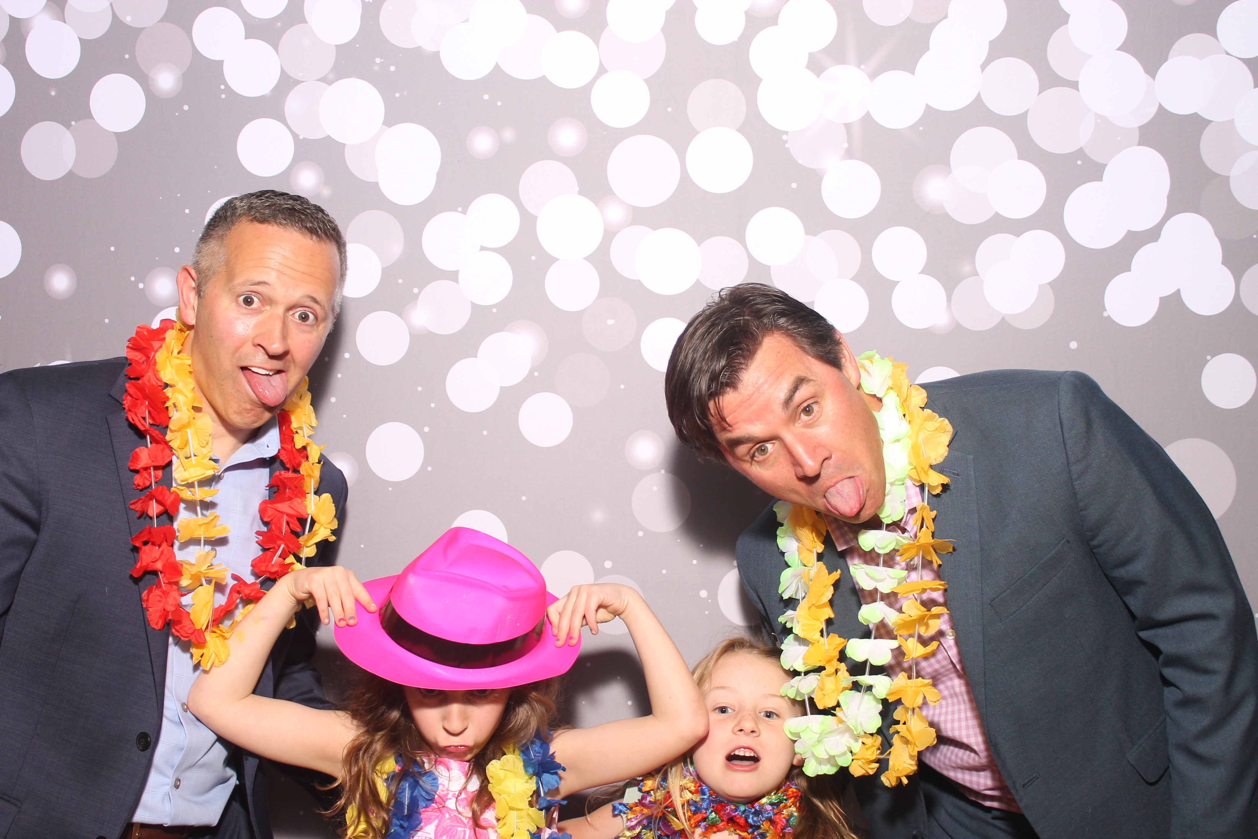 Mariemount Father Daughter Dance | View more photos from the event at gallery.photoboothcincy.com/u/PhotoBoothCincy/Mariemount-Father-Daughter-Dance-0