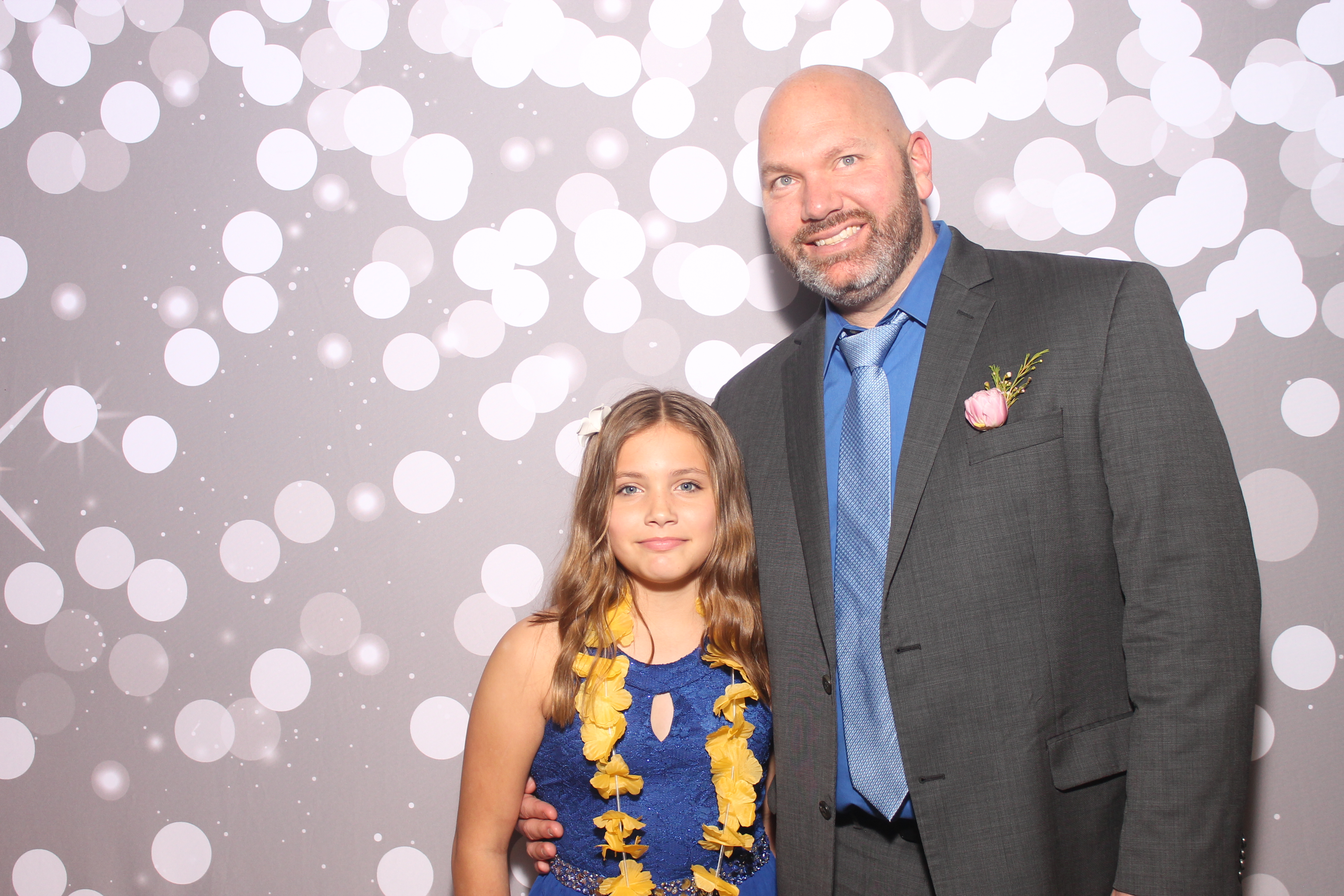 Mariemount Father Daughter Dance | View more photos from the event at gallery.photoboothcincy.com/u/PhotoBoothCincy/Mariemount-Father-Daughter-Dance-0