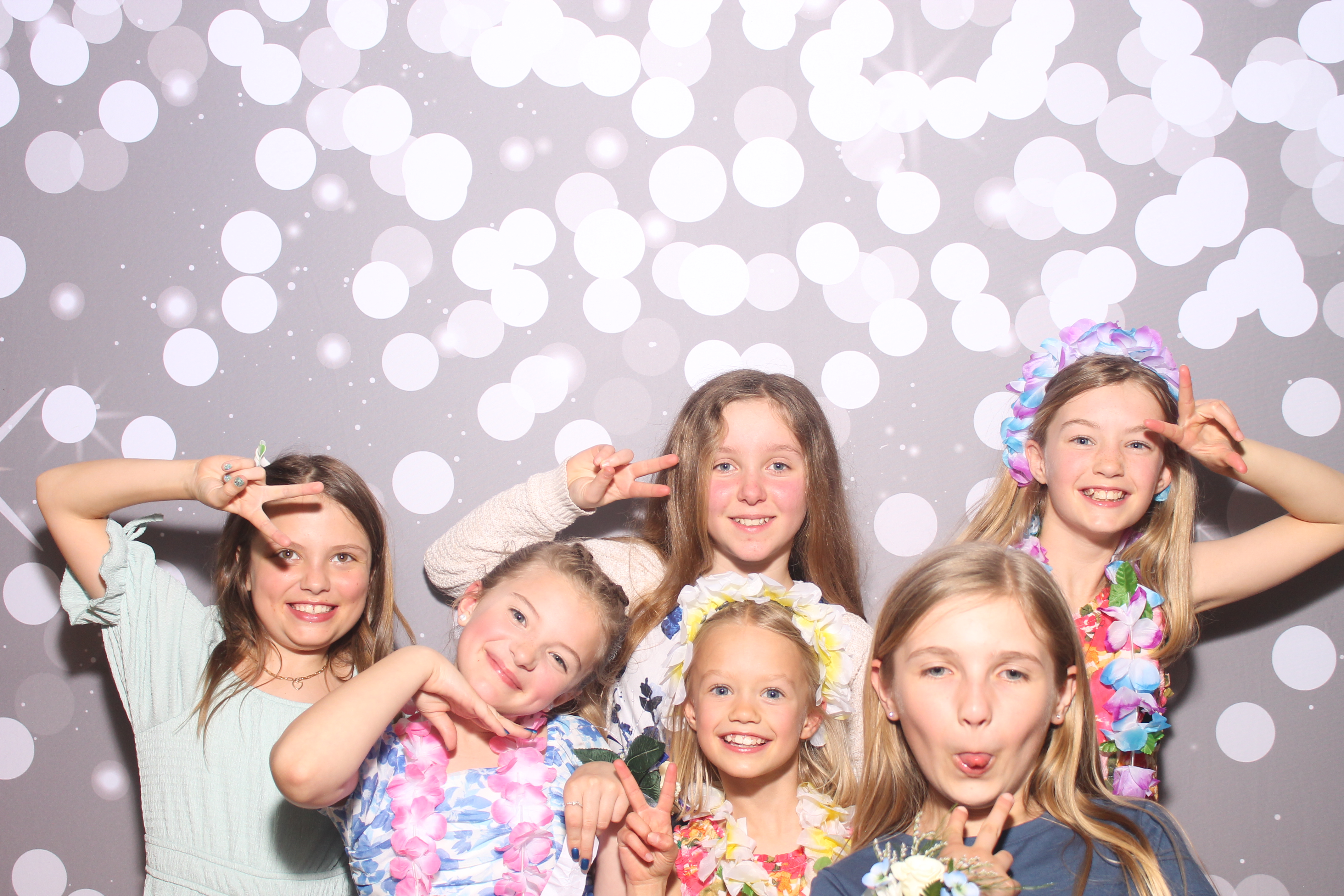Mariemount Father Daughter Dance | View more photos from the event at gallery.photoboothcincy.com/u/PhotoBoothCincy/Mariemount-Father-Daughter-Dance-0