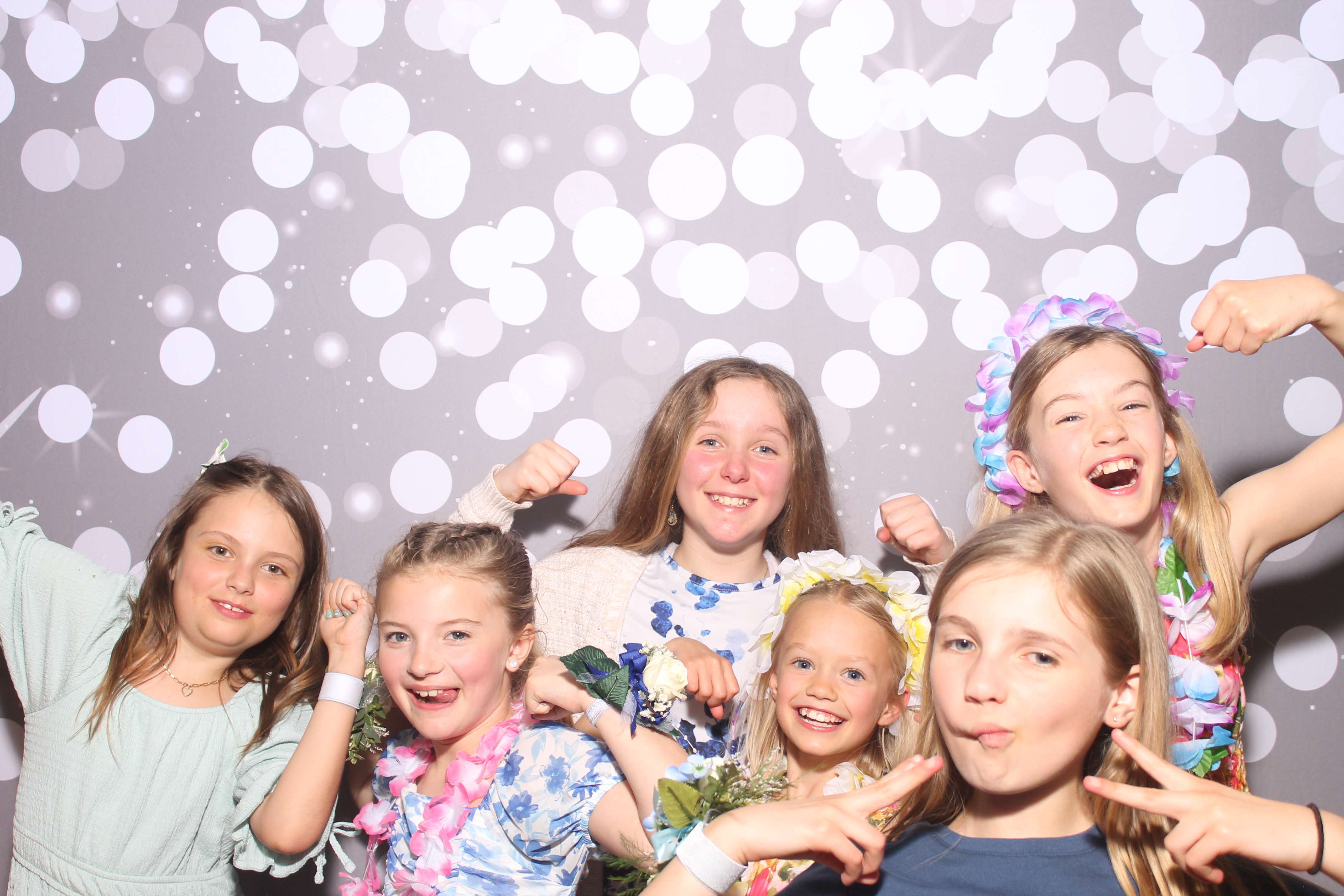 Mariemount Father Daughter Dance | View more photos from the event at gallery.photoboothcincy.com/u/PhotoBoothCincy/Mariemount-Father-Daughter-Dance-0