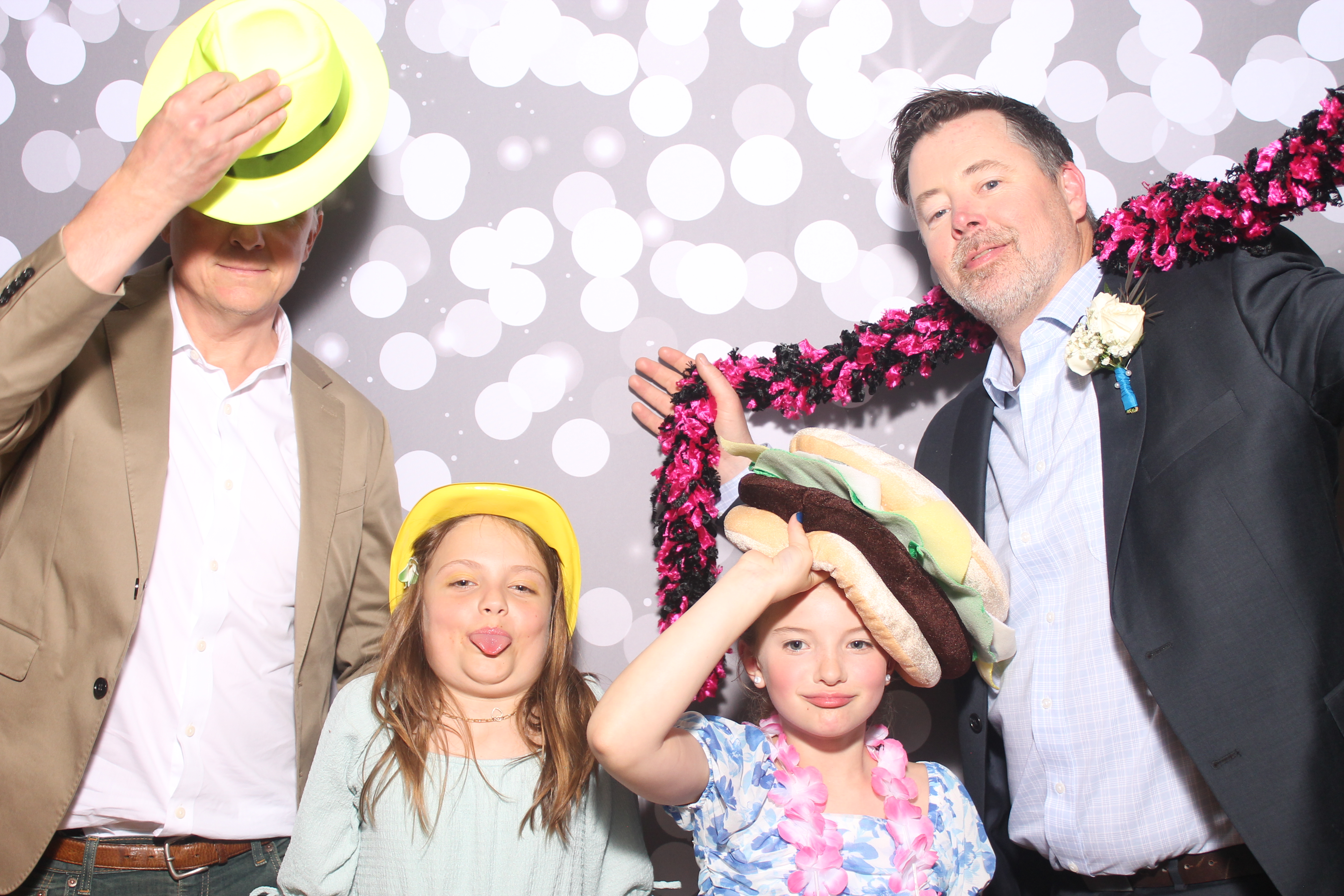 Mariemount Father Daughter Dance | View more photos from the event at gallery.photoboothcincy.com/u/PhotoBoothCincy/Mariemount-Father-Daughter-Dance-0
