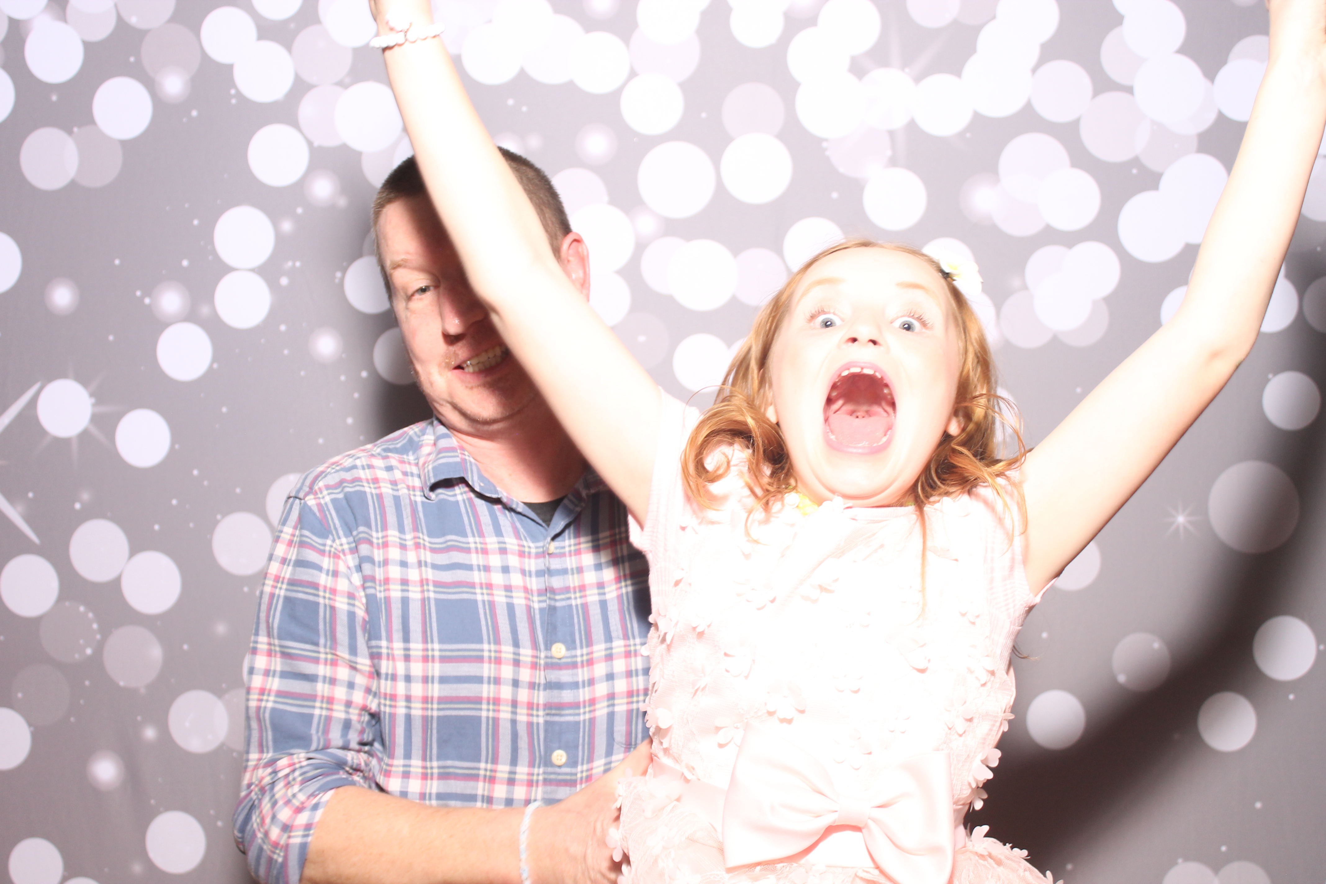 Mariemount Father Daughter Dance | View more photos from the event at gallery.photoboothcincy.com/u/PhotoBoothCincy/Mariemount-Father-Daughter-Dance-0