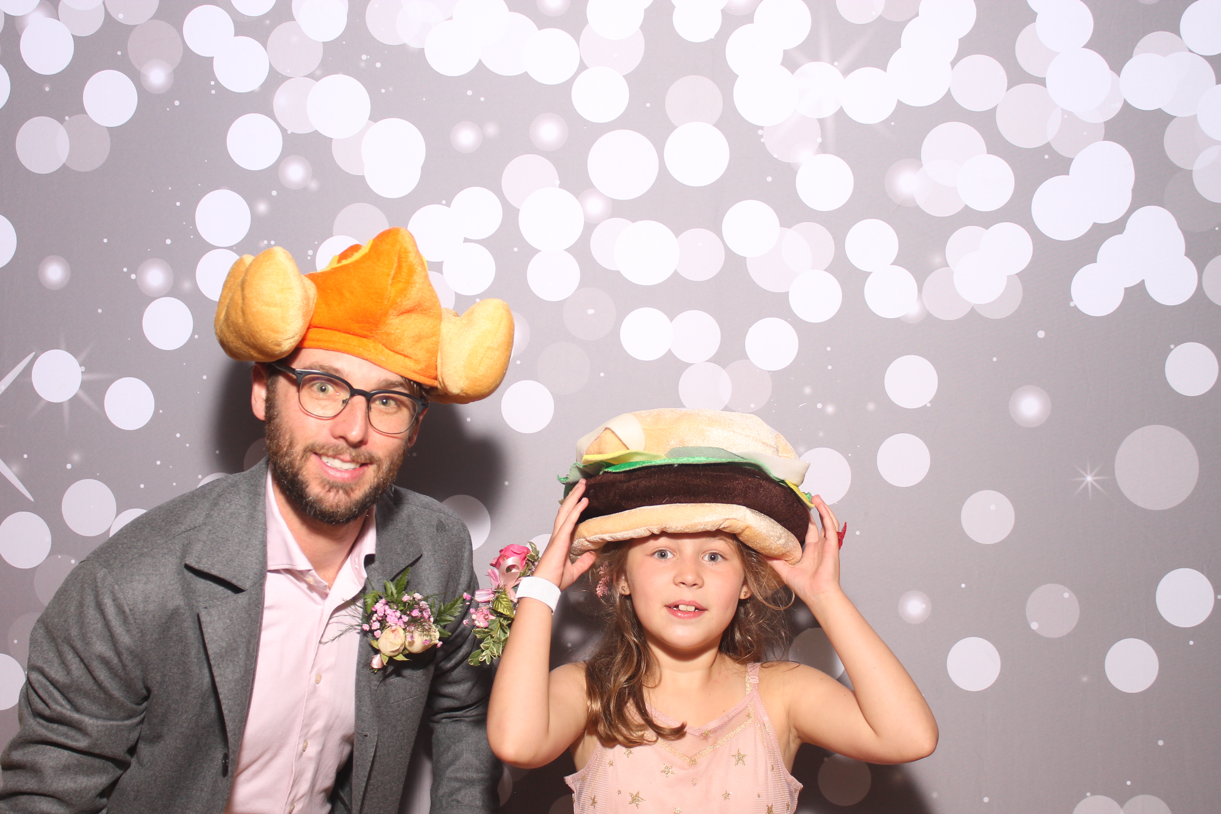 Mariemount Father Daughter Dance | View more photos from the event at gallery.photoboothcincy.com/u/PhotoBoothCincy/Mariemount-Father-Daughter-Dance-0