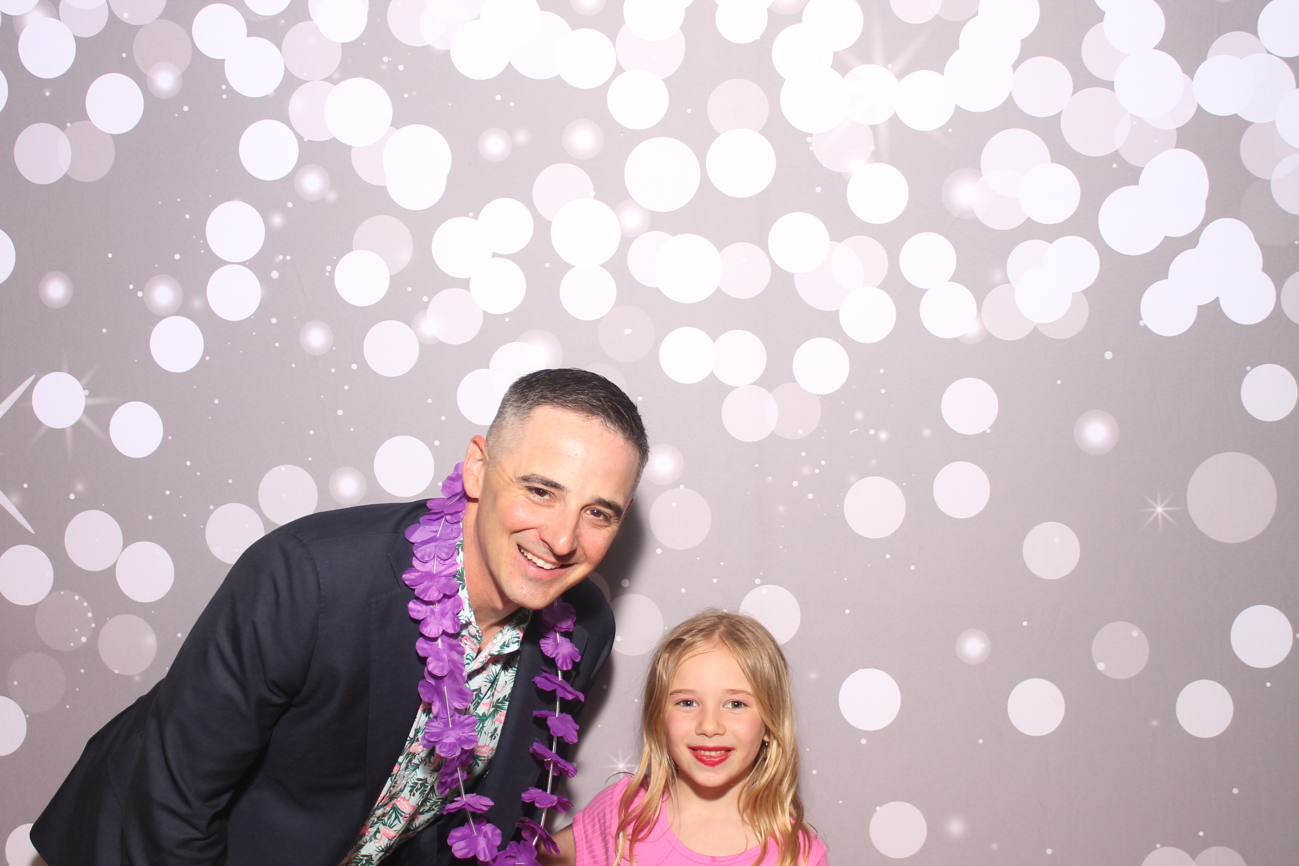 Mariemount Father Daughter Dance | View more photos from the event at gallery.photoboothcincy.com/u/PhotoBoothCincy/Mariemount-Father-Daughter-Dance-0