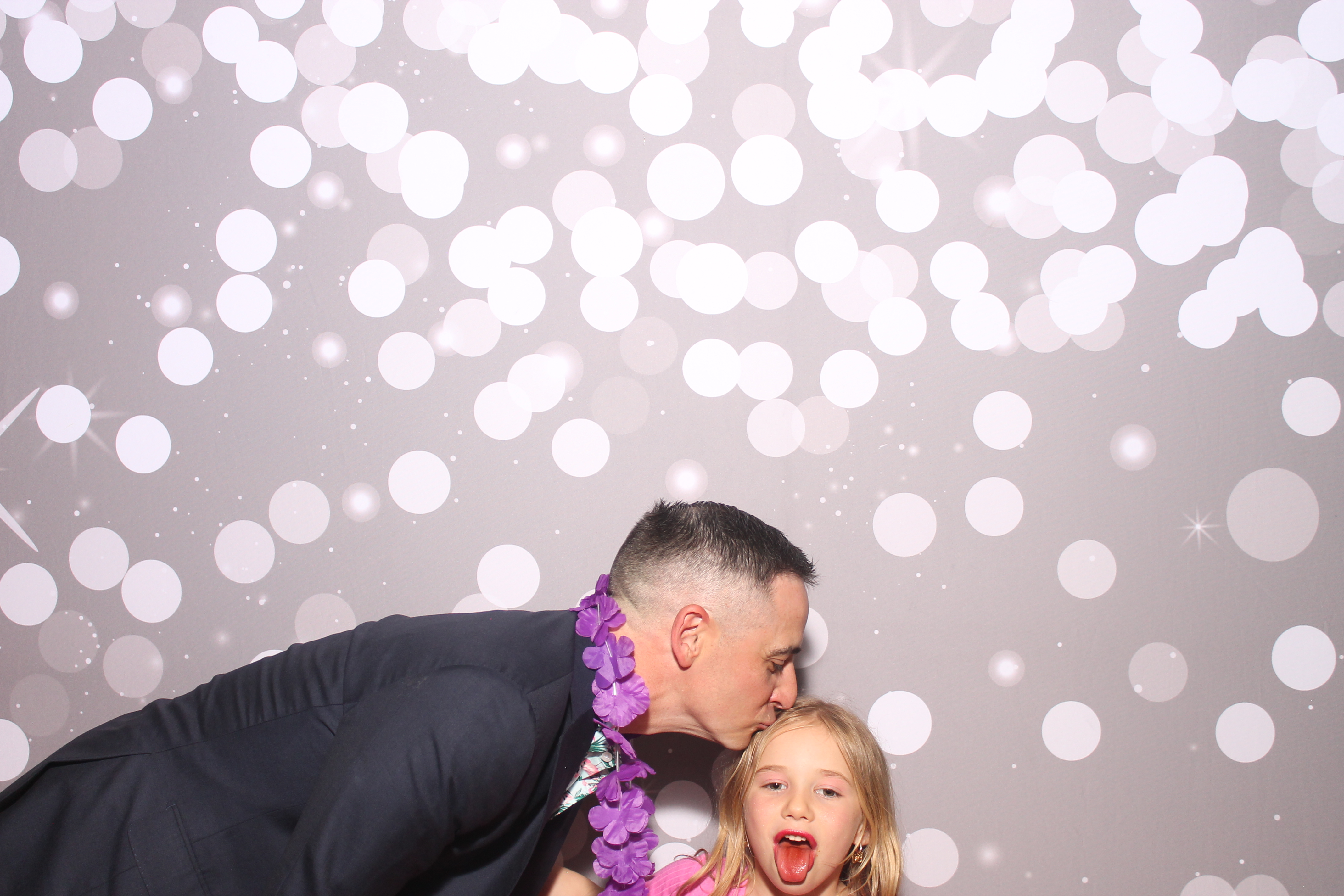 Mariemount Father Daughter Dance | View more photos from the event at gallery.photoboothcincy.com/u/PhotoBoothCincy/Mariemount-Father-Daughter-Dance-0
