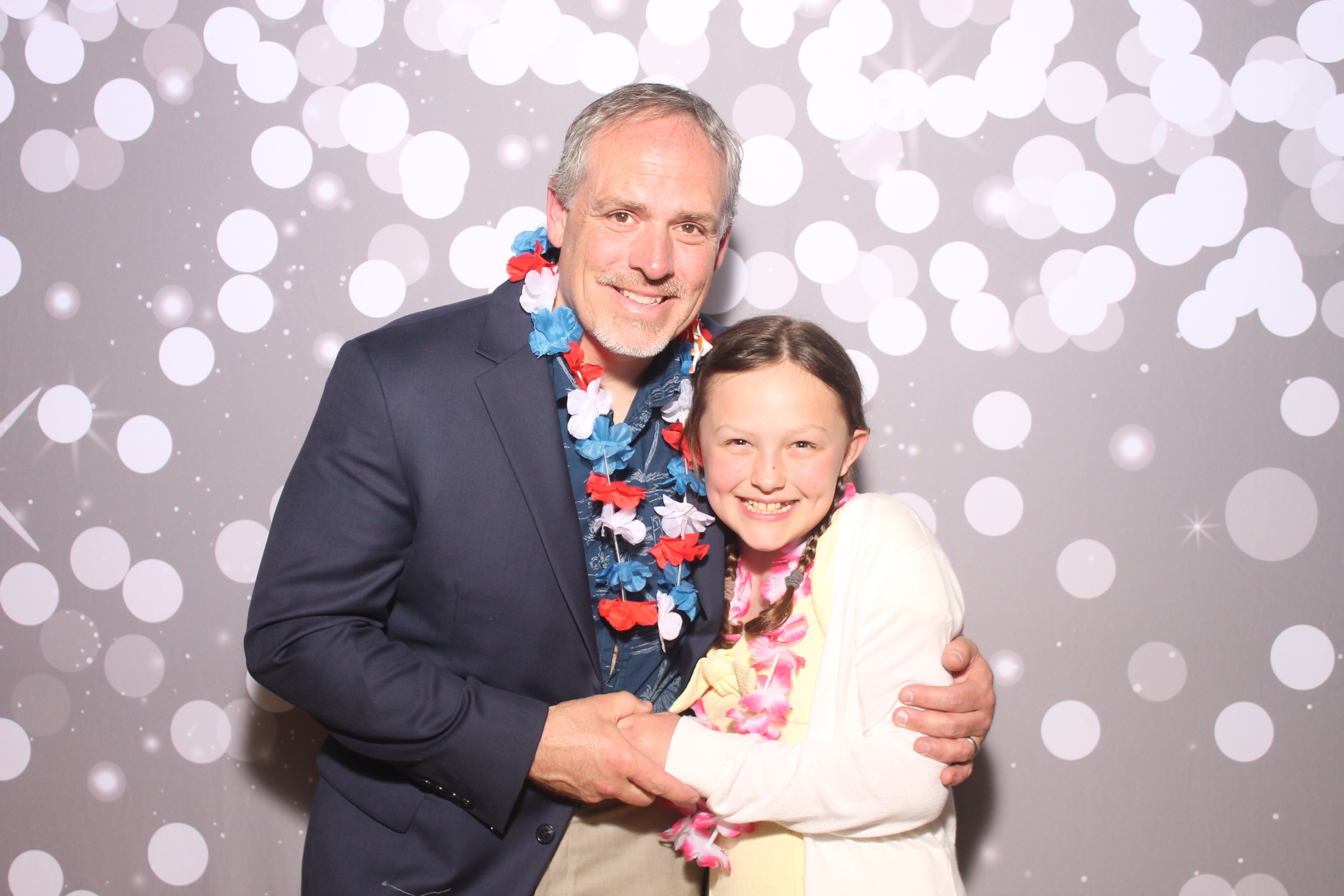 Mariemount Father Daughter Dance | View more photos from the event at gallery.photoboothcincy.com/u/PhotoBoothCincy/Mariemount-Father-Daughter-Dance-0