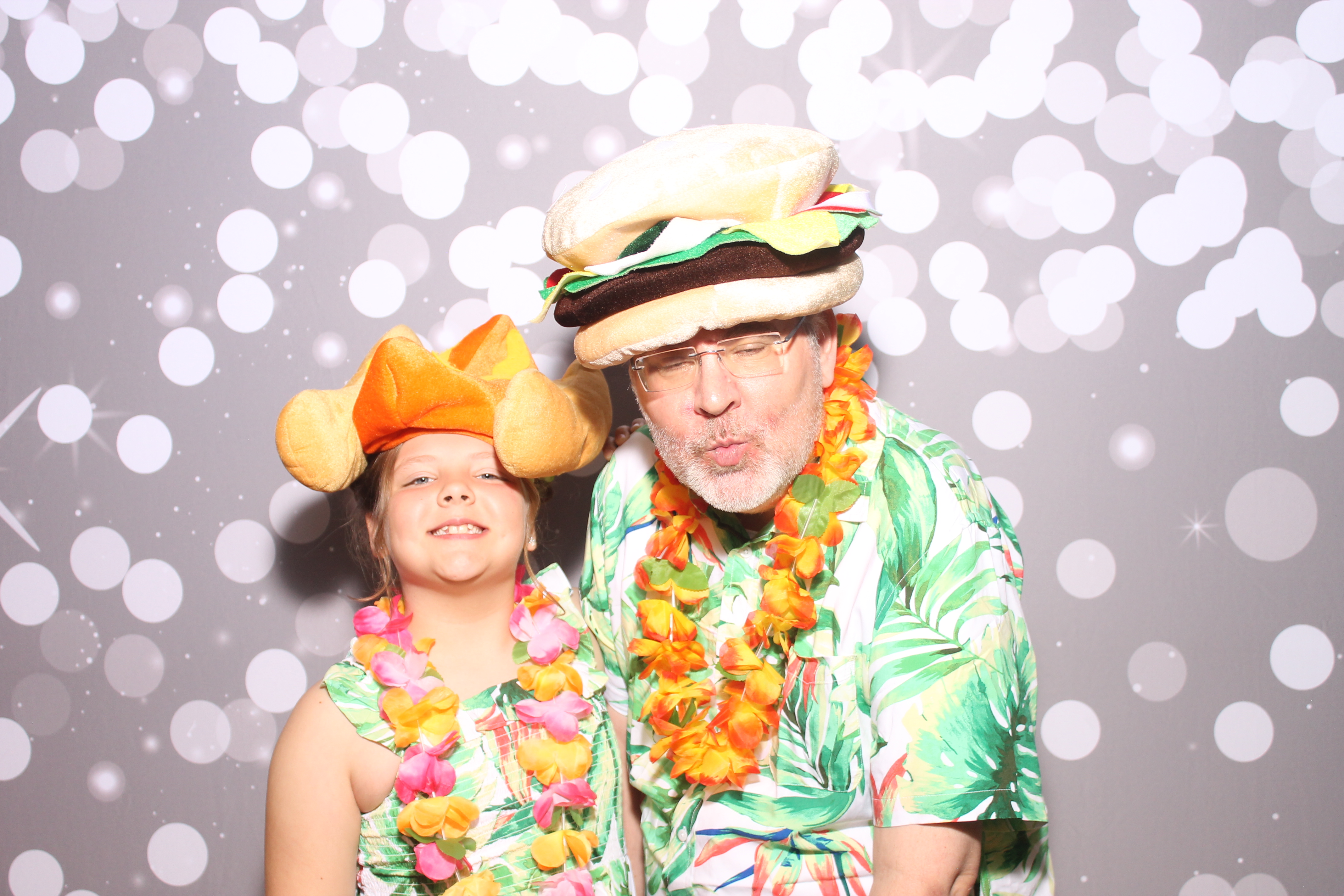Mariemount Father Daughter Dance | View more photos from the event at gallery.photoboothcincy.com/u/PhotoBoothCincy/Mariemount-Father-Daughter-Dance-0