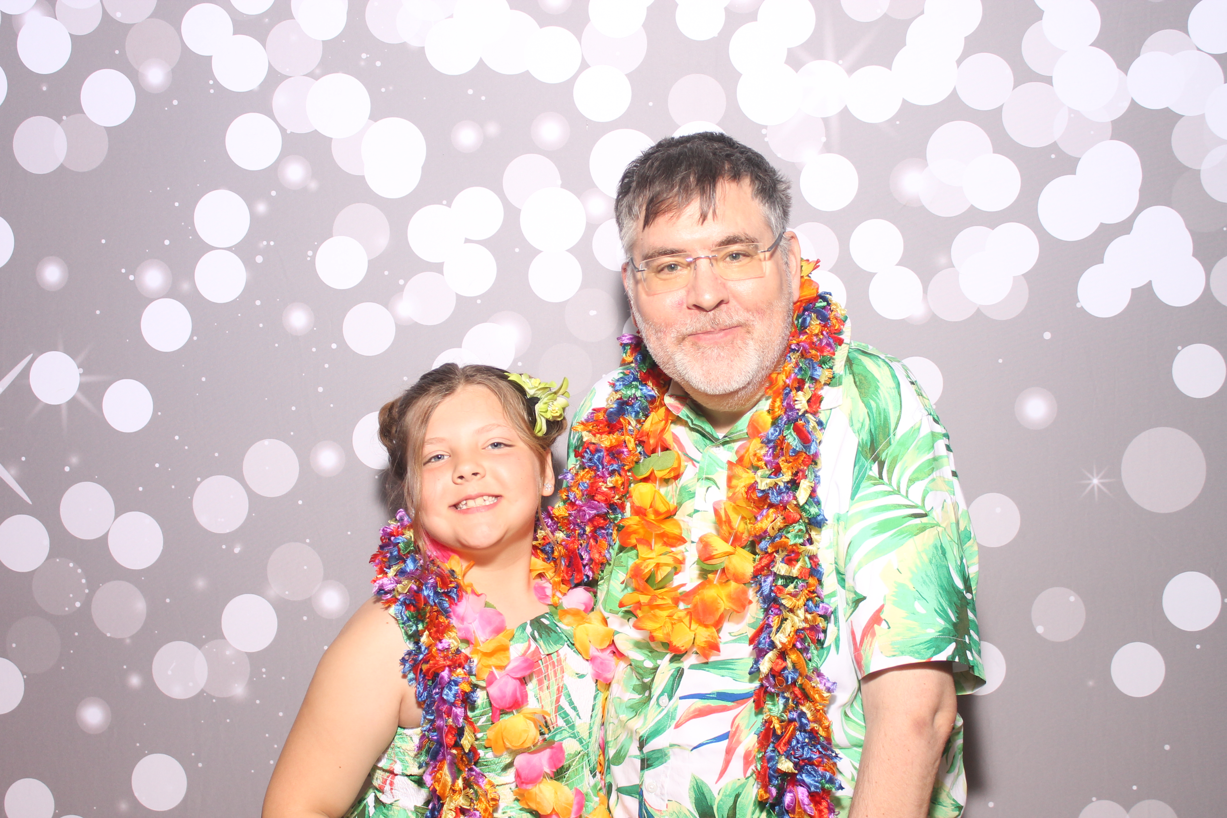 Mariemount Father Daughter Dance | View more photos from the event at gallery.photoboothcincy.com/u/PhotoBoothCincy/Mariemount-Father-Daughter-Dance-0
