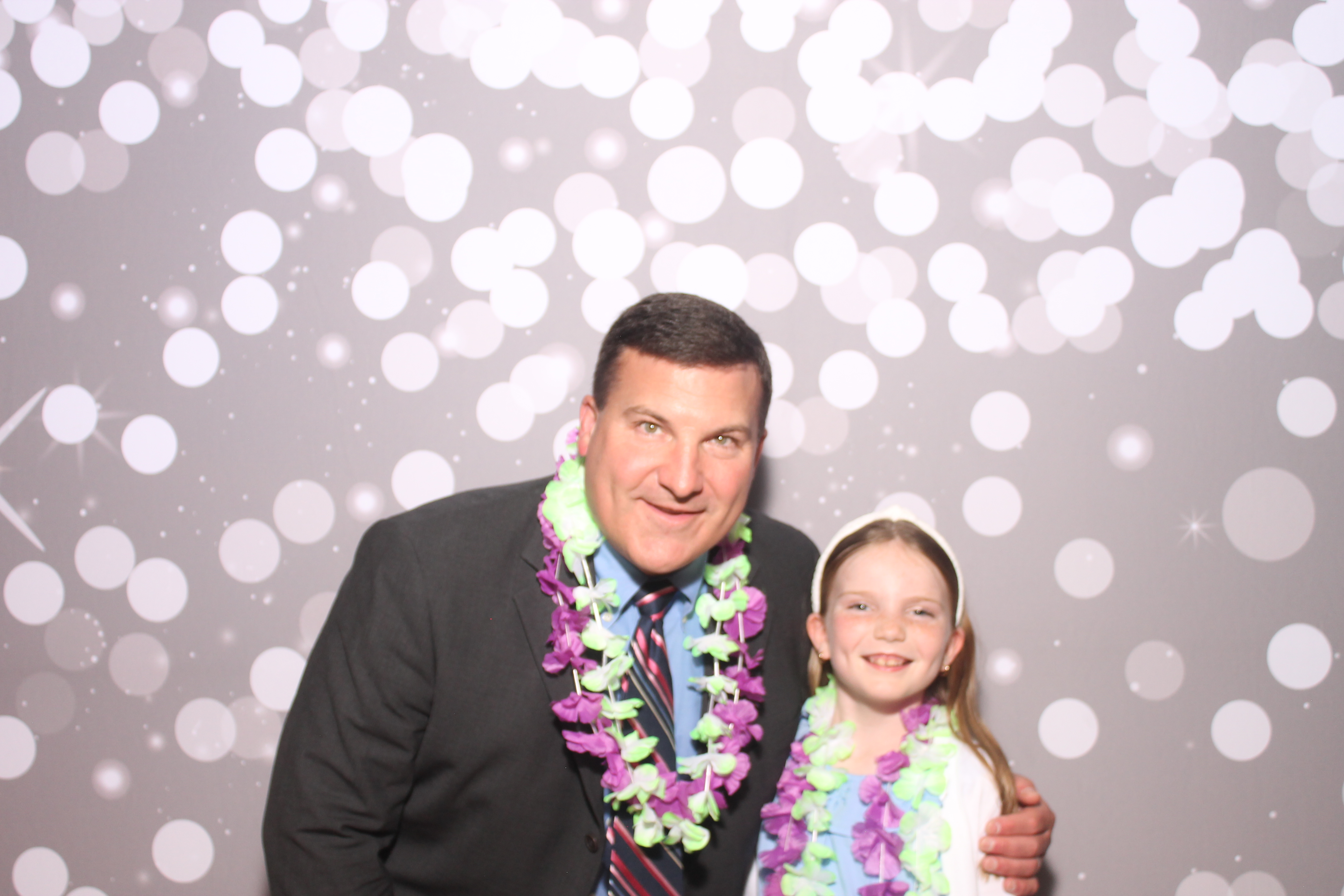 Mariemount Father Daughter Dance | View more photos from the event at gallery.photoboothcincy.com/u/PhotoBoothCincy/Mariemount-Father-Daughter-Dance-0