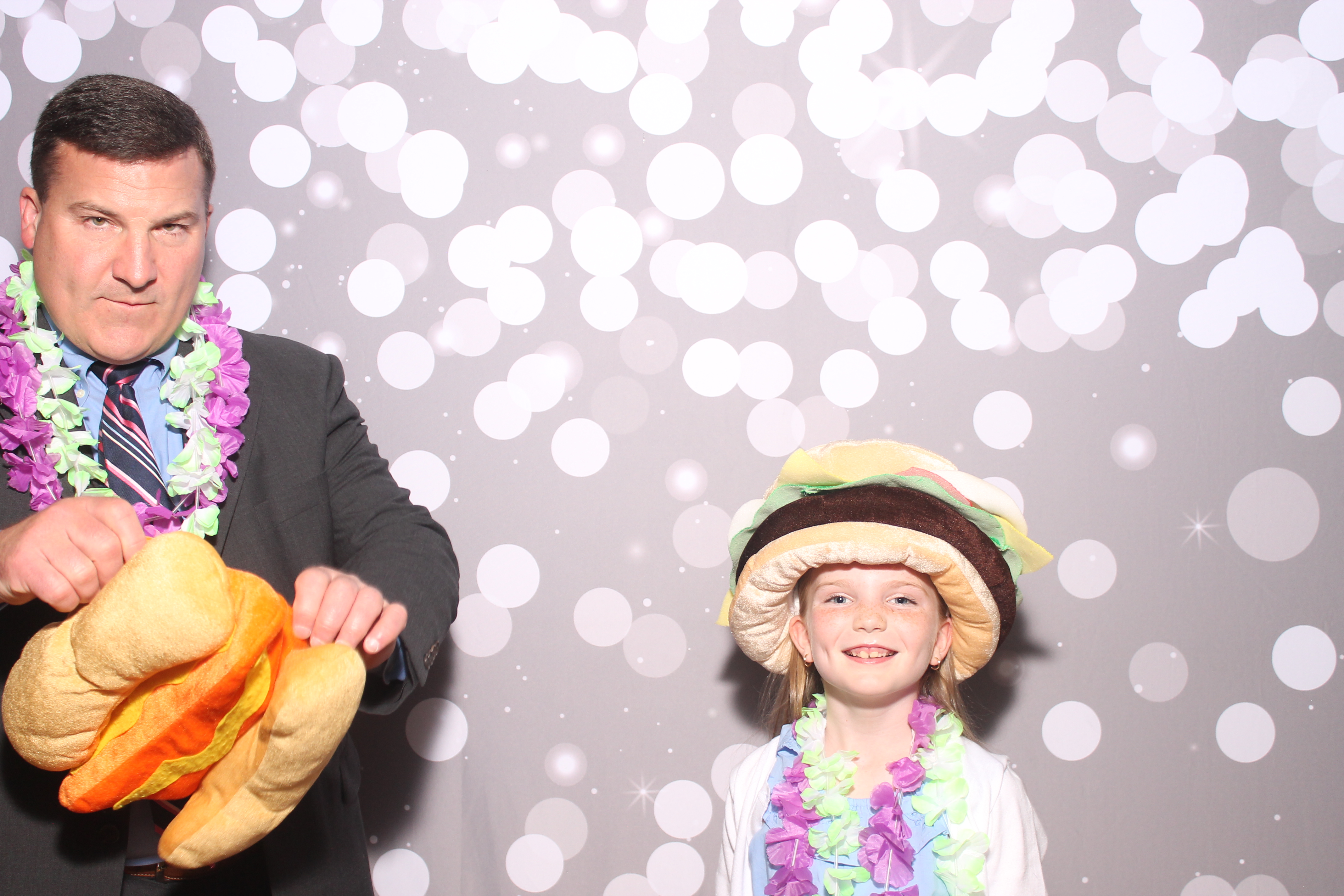 Mariemount Father Daughter Dance | View more photos from the event at gallery.photoboothcincy.com/u/PhotoBoothCincy/Mariemount-Father-Daughter-Dance-0