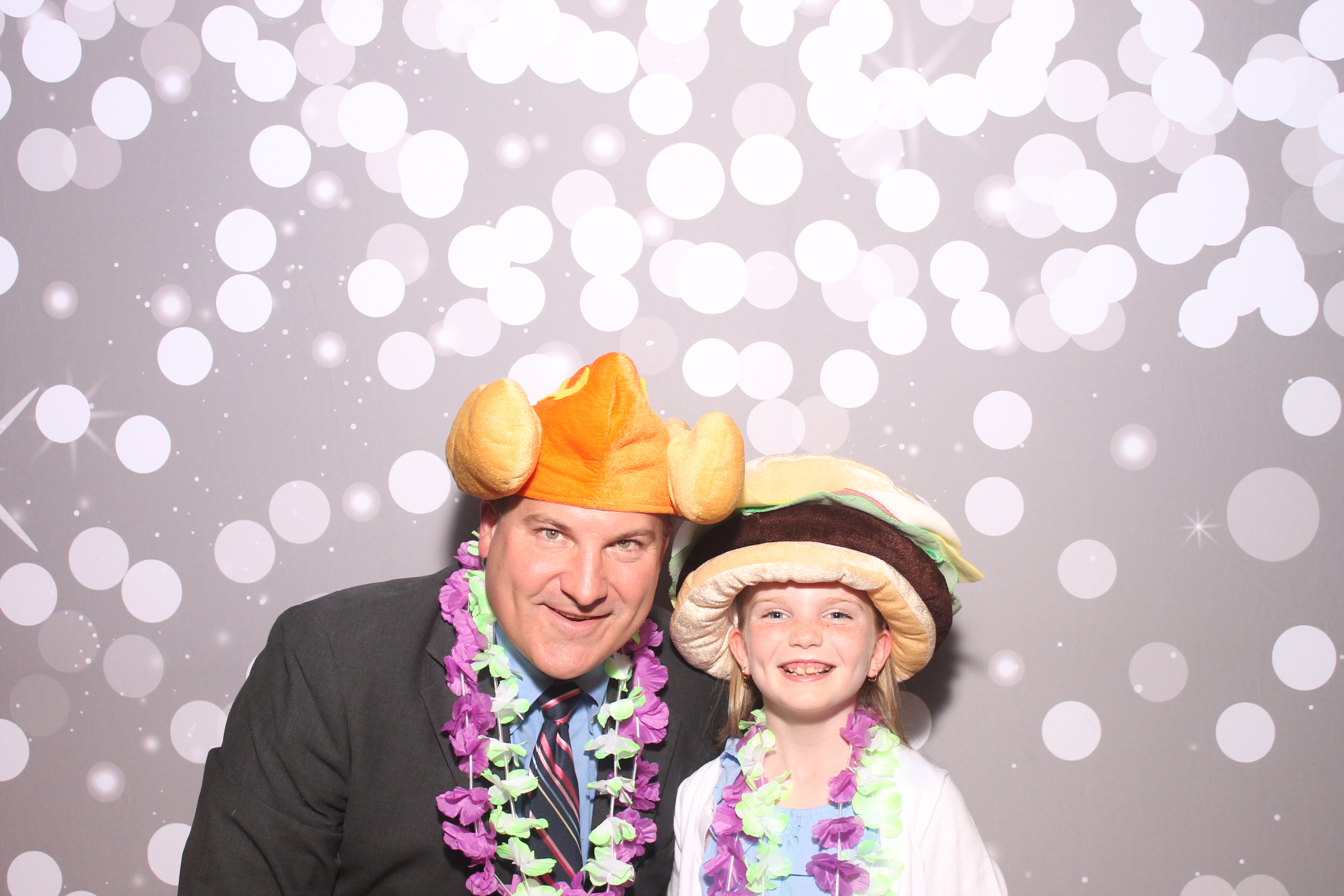 Mariemount Father Daughter Dance | View more photos from the event at gallery.photoboothcincy.com/u/PhotoBoothCincy/Mariemount-Father-Daughter-Dance-0